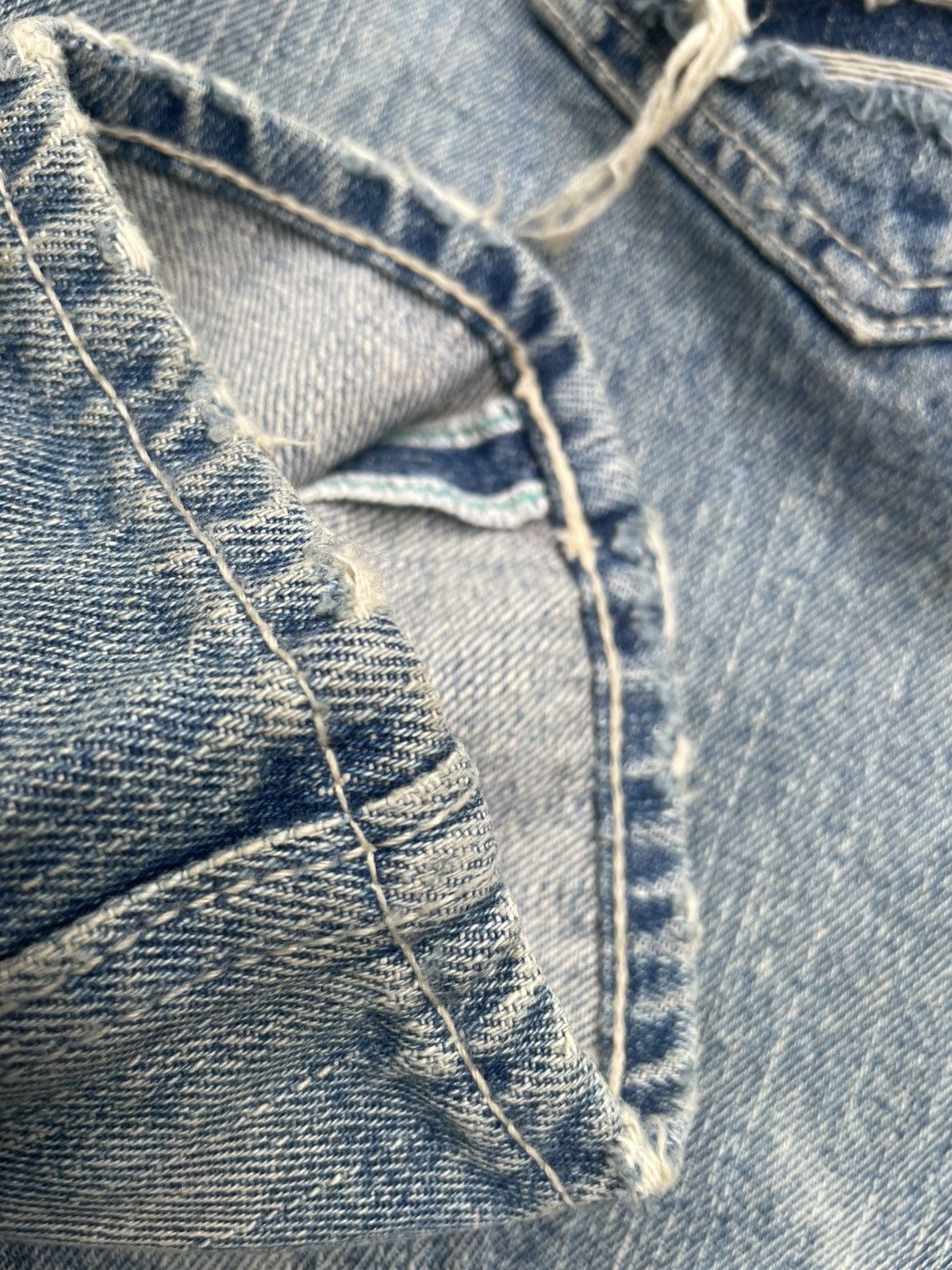Japanese Brand Bonds & Peace Faded Distresed Jeans Size US 31 - 15 Thumbnail