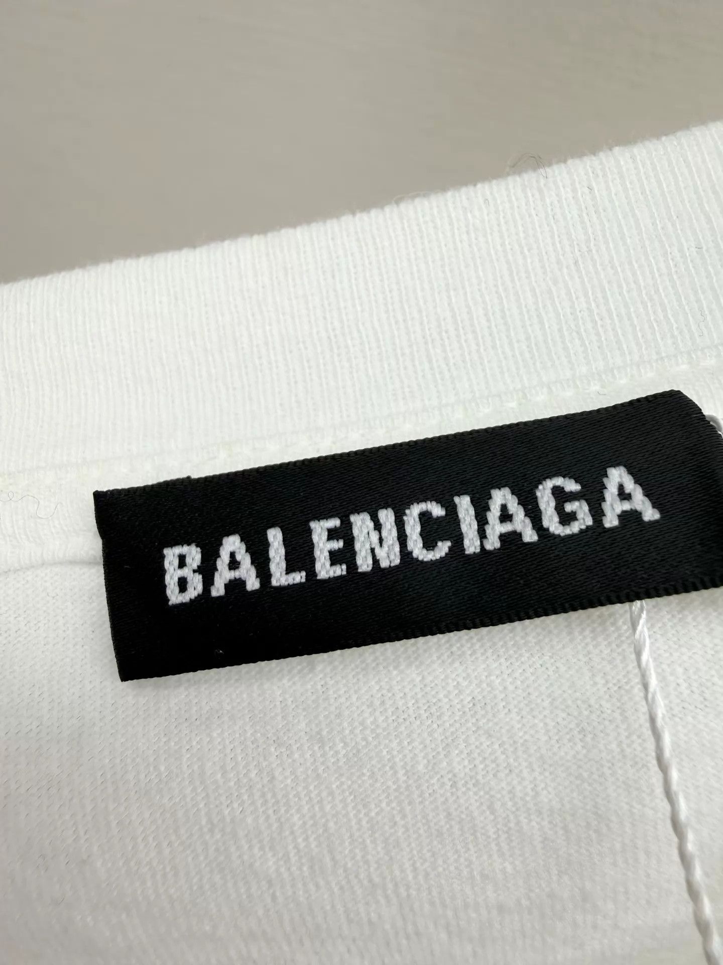 Balenciaga Balenciaga Short Sleeve Tee XL Worn Once Authentic Size XL / US 12-14 / IT 48-50 - 2 Thumbnail