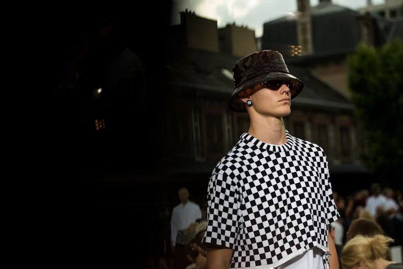 Givenchy Checkerboard Zip Detail Oversized T-Shirt Size US XS / EU 42 / 0 - 3 Thumbnail