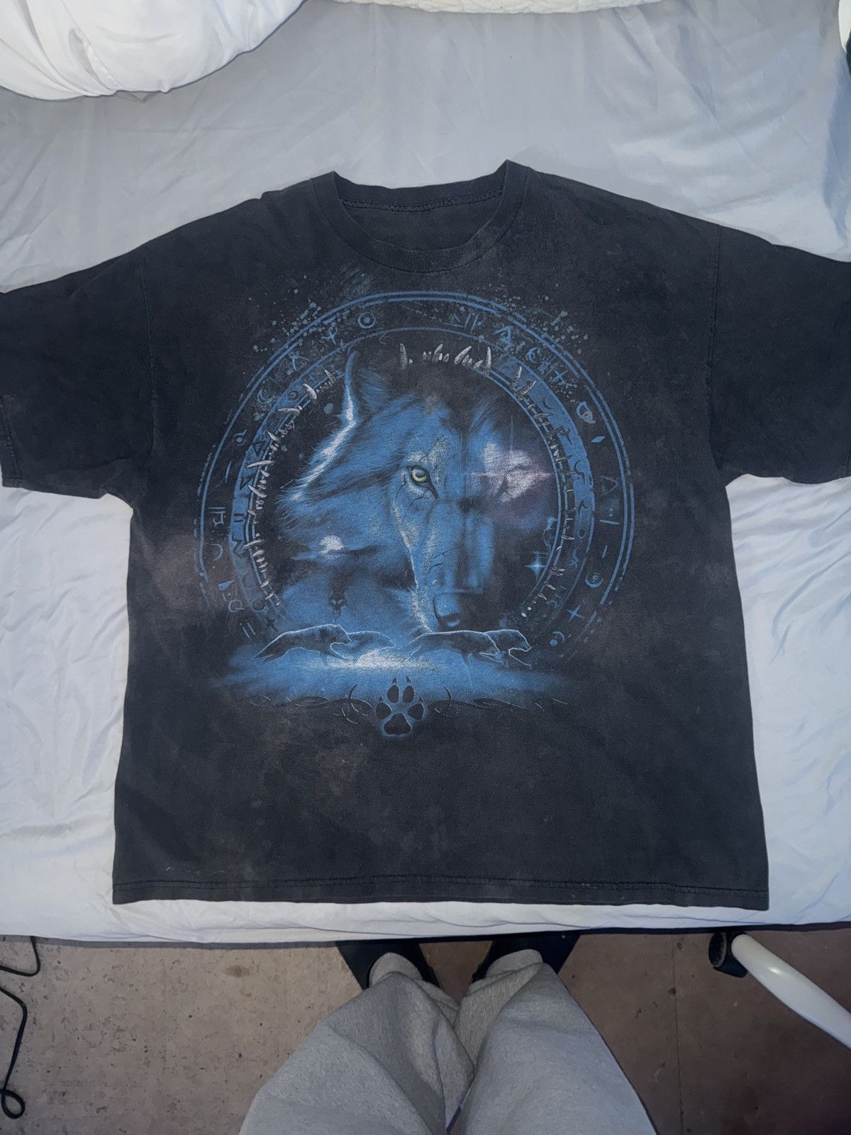 Vintage Vintage Distressed Wolf T-Shirt Size US XXL / EU 58 / 5 - 1 Thumbnail