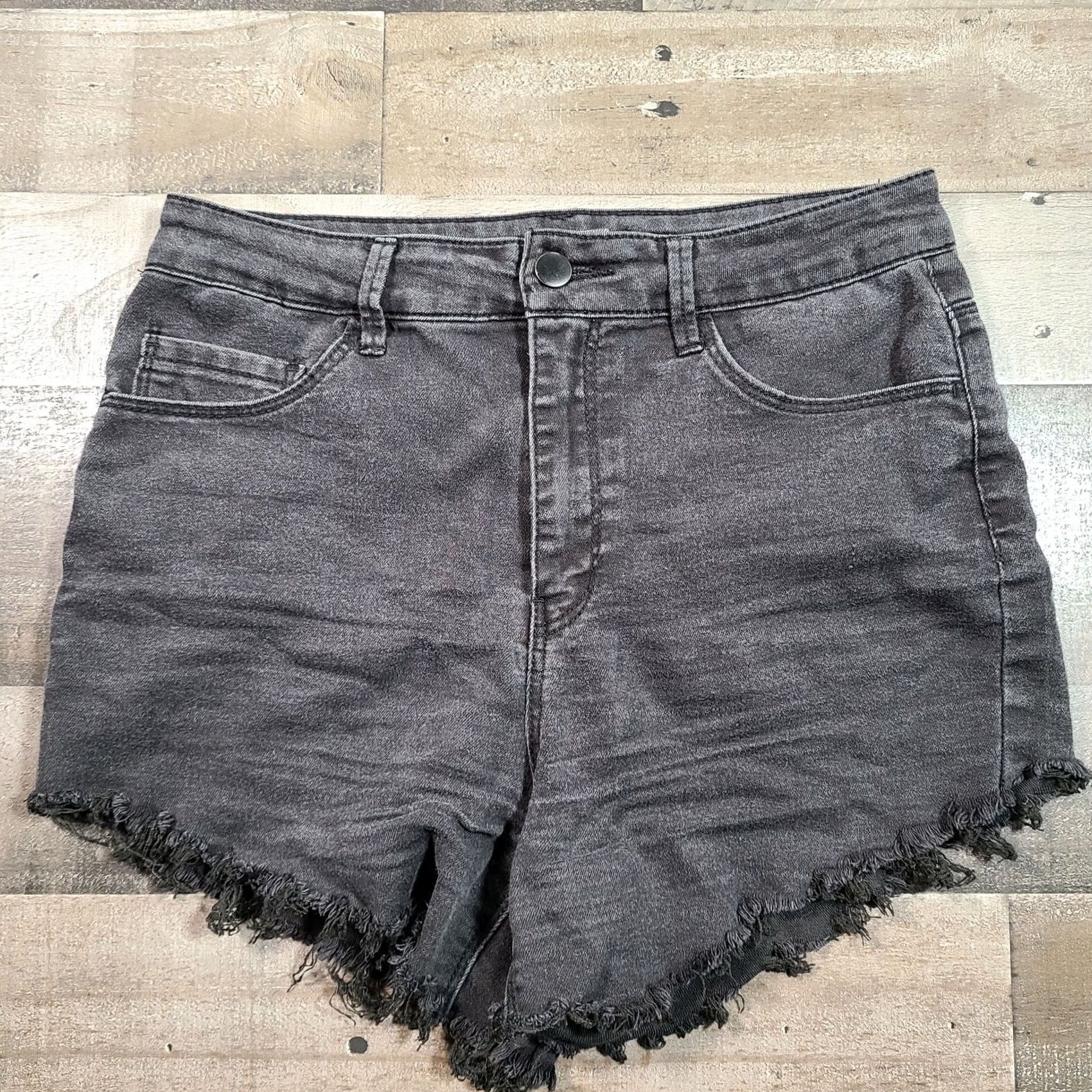 Forever 21 FOREVER 21 ShortS Womens 29 Black Cut-Off High Rise Zip Closure Denim Shorts Dark Wash Jeans Women Vintage No Size 27" / US 4 / IT 40 - 2 Thumbnail