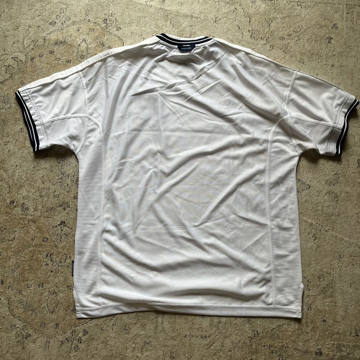 Umbro × Vintage 2000 England Home Jersey Umbro XXL (Never Worn, New) Size US XXL / EU 58 / 5 - 8 Thumbnail