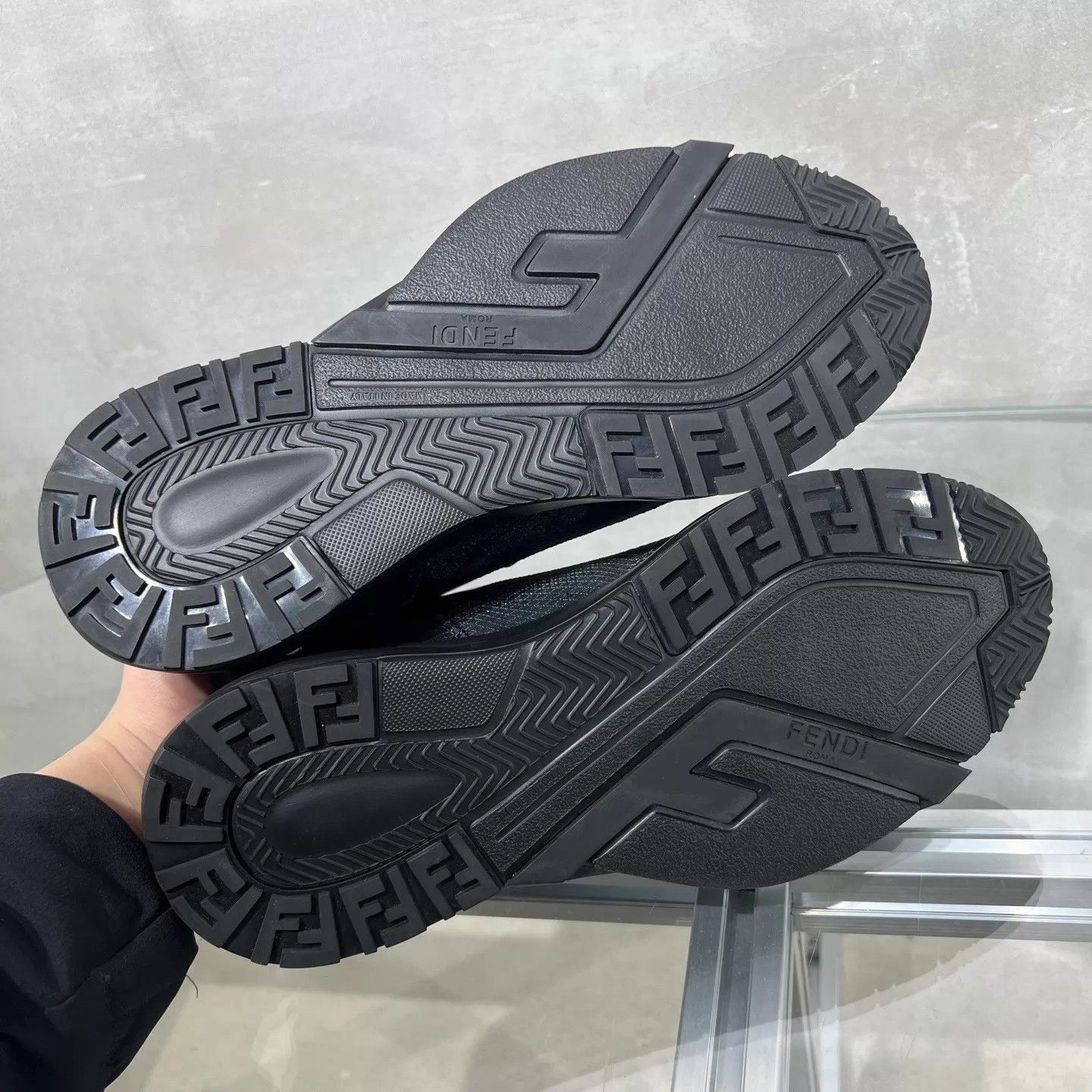 Fendi Fendi flow black sneakers UK5/39 Size US 7.5 / IT 37.5 - 7 Thumbnail