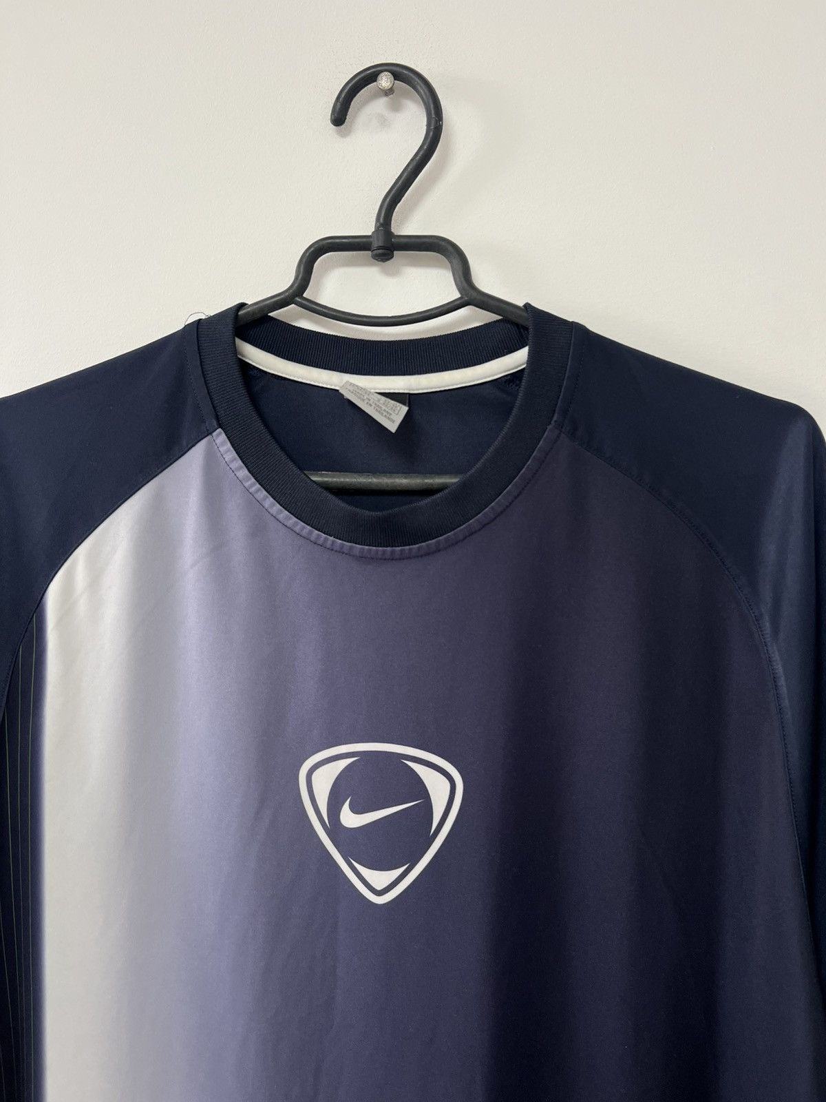 Nike Vintage 00s Nike Dri-Fit Training Big logo Jersey Football L Size US L / EU 52-54 / 3 - 10 Thumbnail