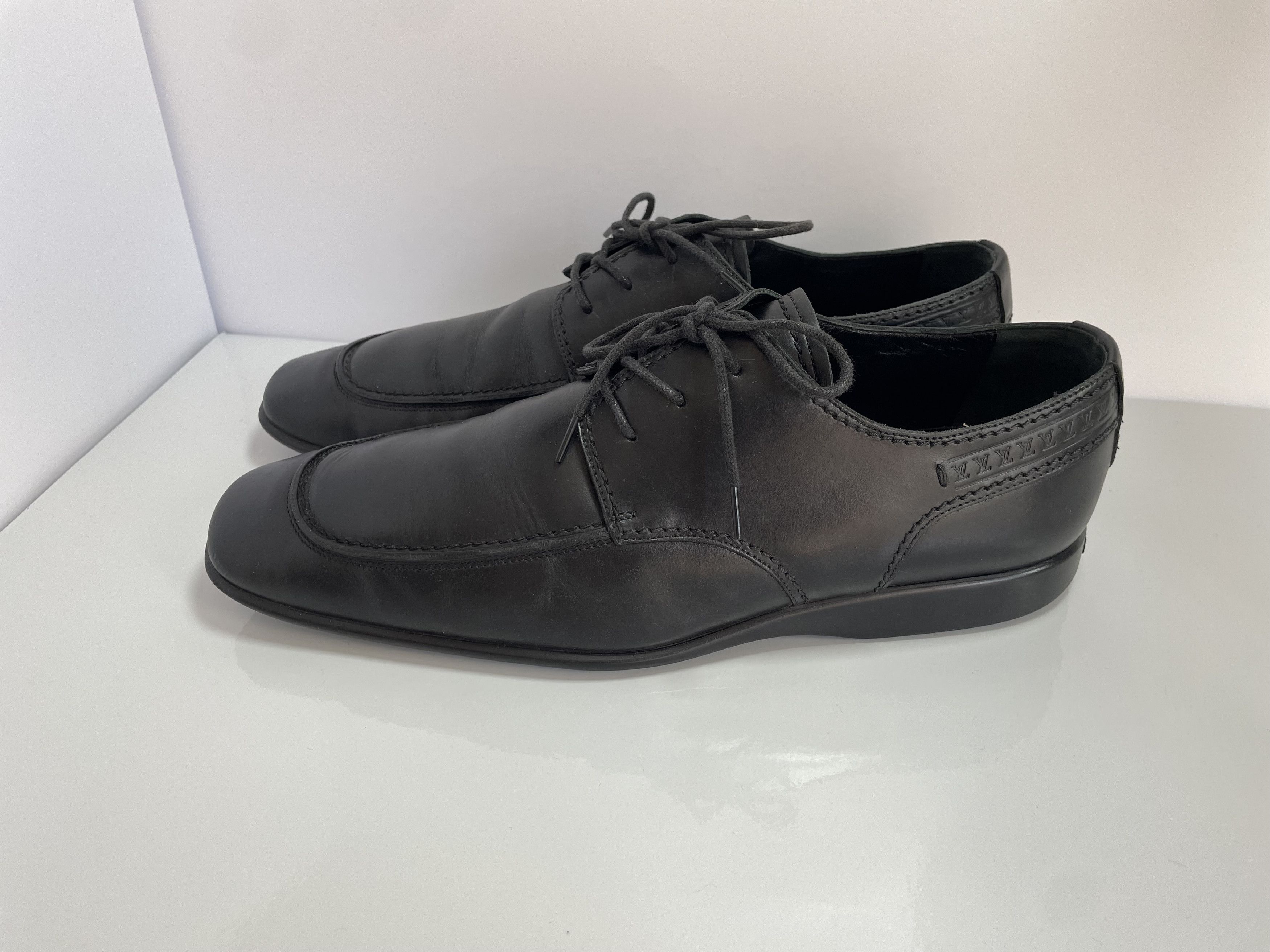 Louis Vuitton Louis Vuitton Men's Oxford Leather Shoes Size US 8.5 / EU 41-42 - 1 Thumbnail