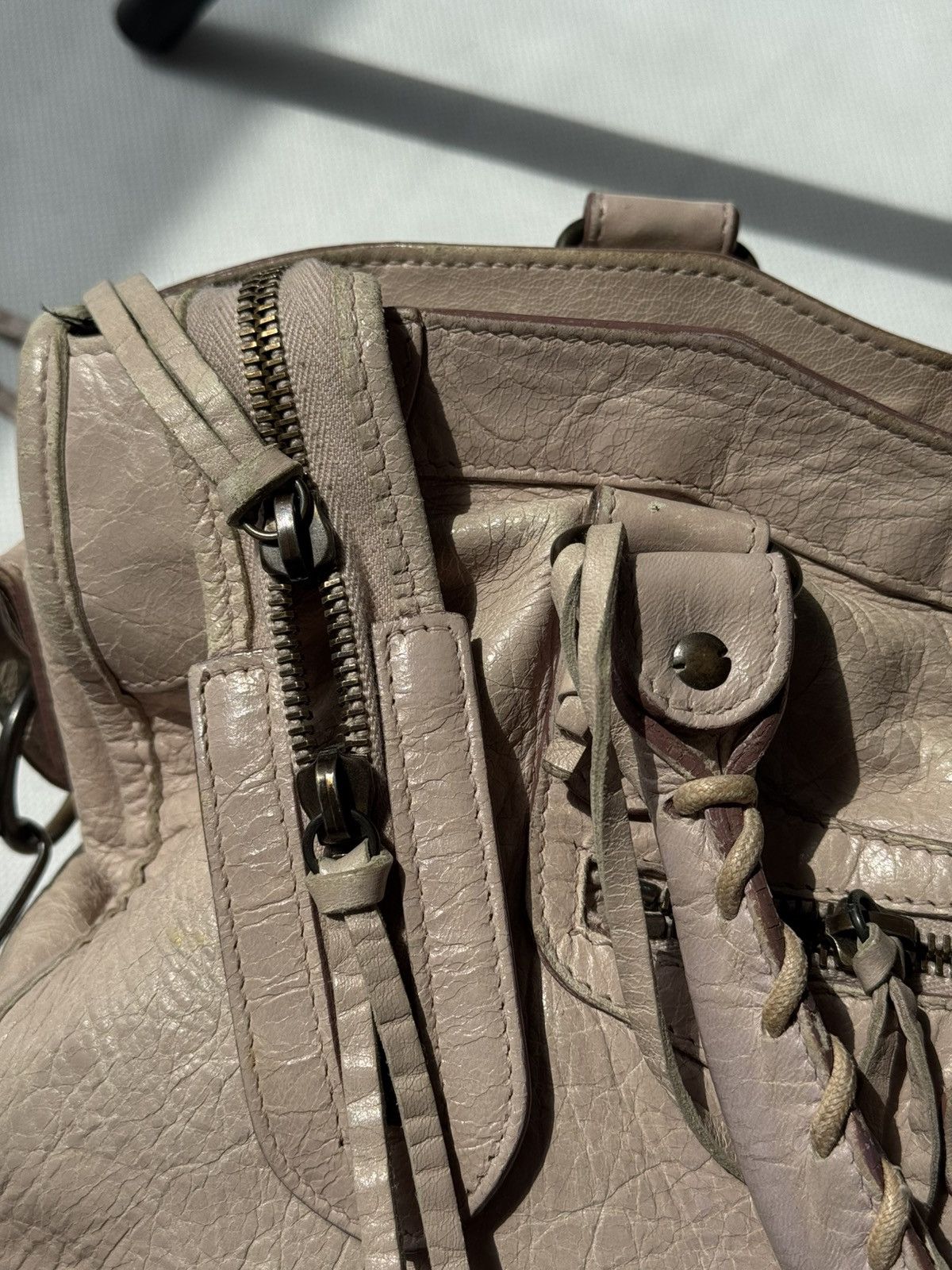 Balenciaga Vintage Balenciaga 00s City Bag Distressed Leather Handbag Size ONE SIZE - 16 Thumbnail