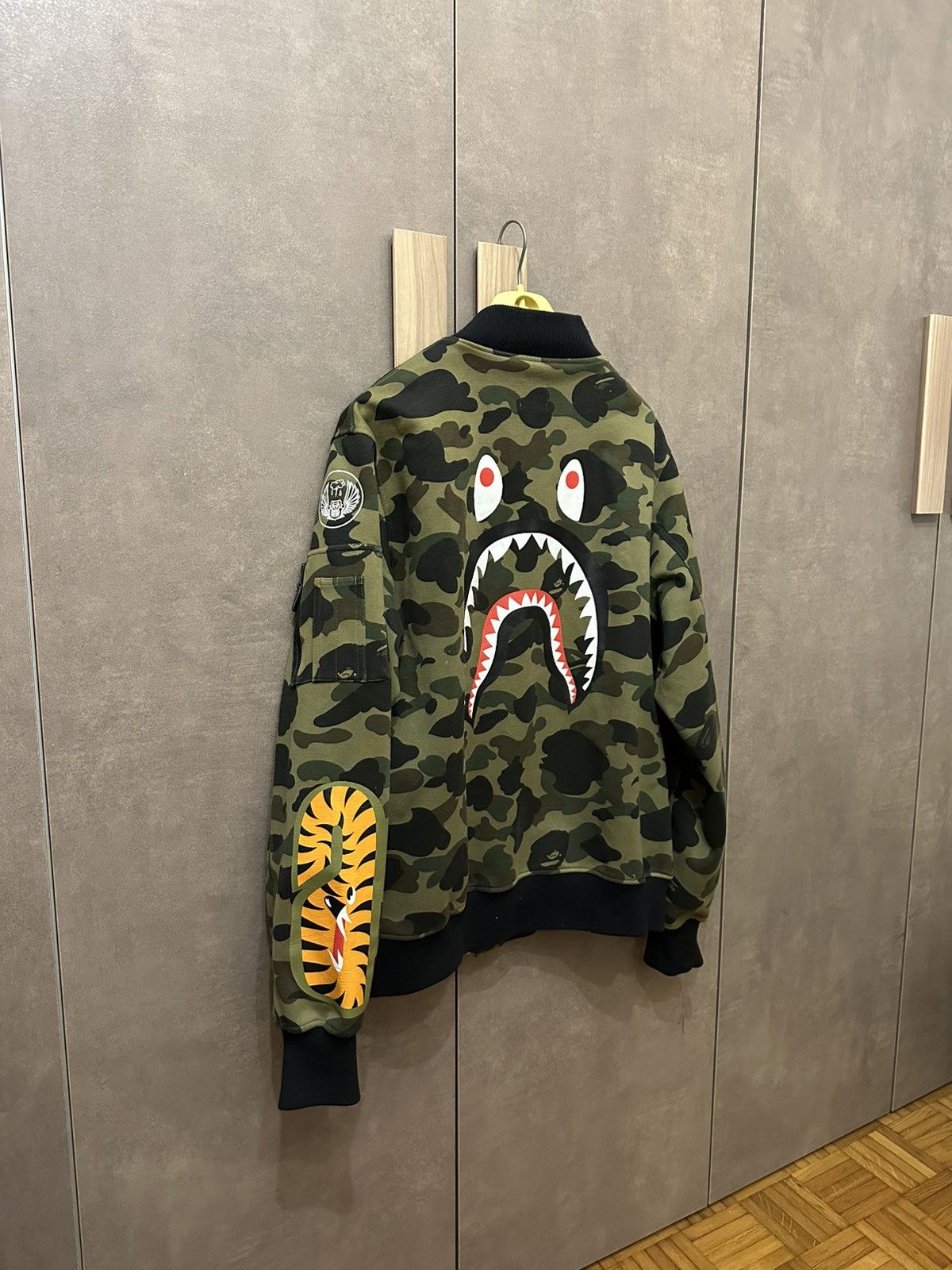 Bape BAPE A Bathing Ape Men's 1st Camo Jacket Windstopper Shark Size US XL / EU 56 / 4 - 2 Thumbnail
