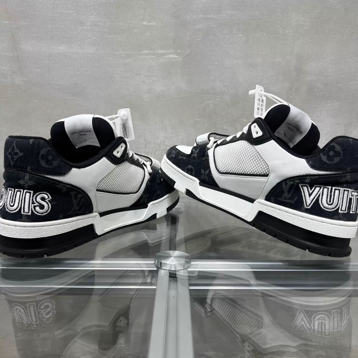 Louis Vuitton LV Trainer BW Velcro UK8/42 YH26201 Size US 9 / EU 42 - 5 Thumbnail