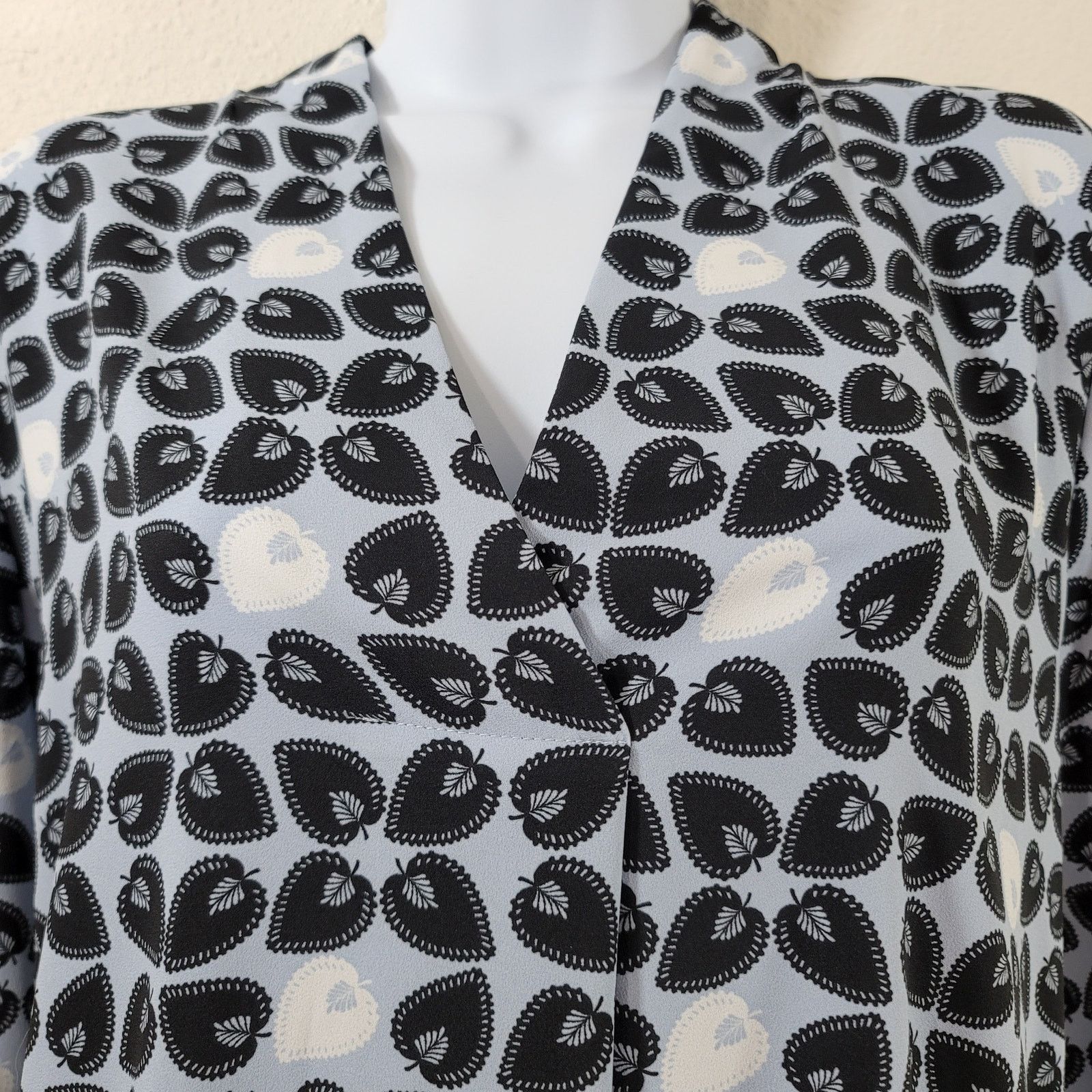 Ann Taylor Ann Taylor Blue Black White Leaf Print Blouse Top Large NWOT Size L / US 10 / IT 46 - 7 Thumbnail
