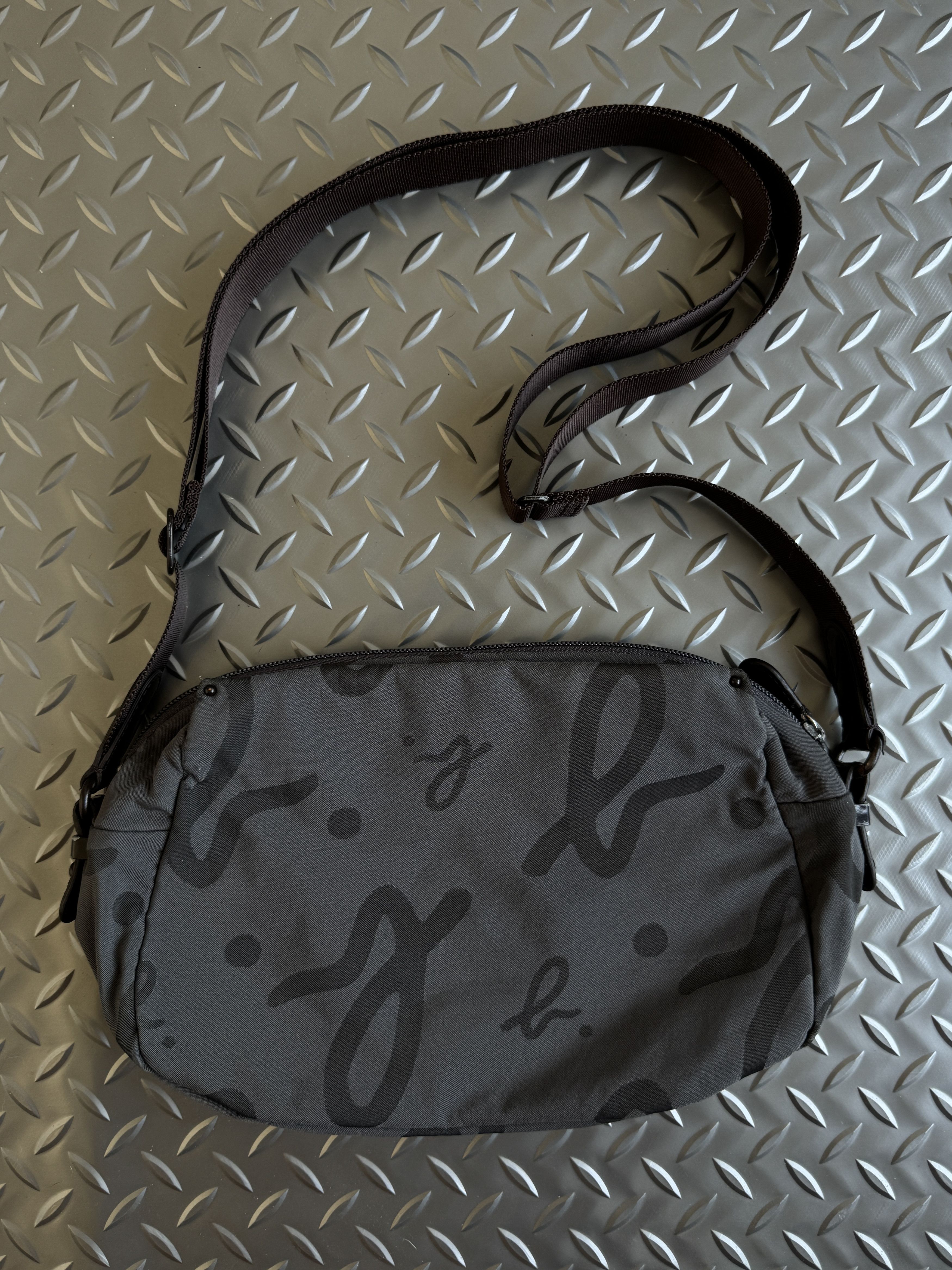 agnes b. agnès b. VOYAGE Logo Print Shoulder Bag Size ONE SIZE - 5 Thumbnail