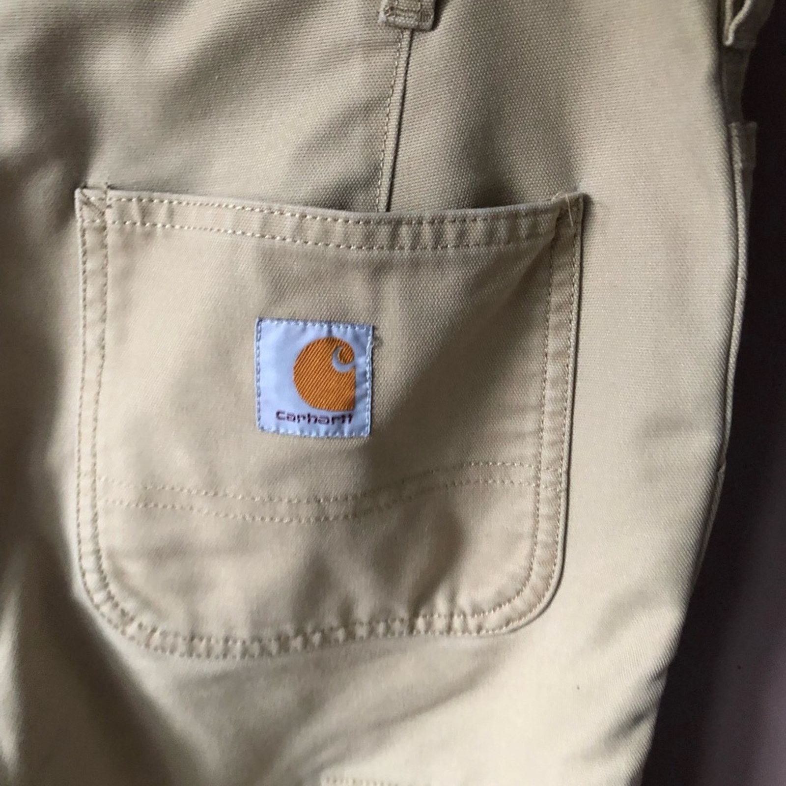 Women’s Carhartt cargo pants in Khaki size 2