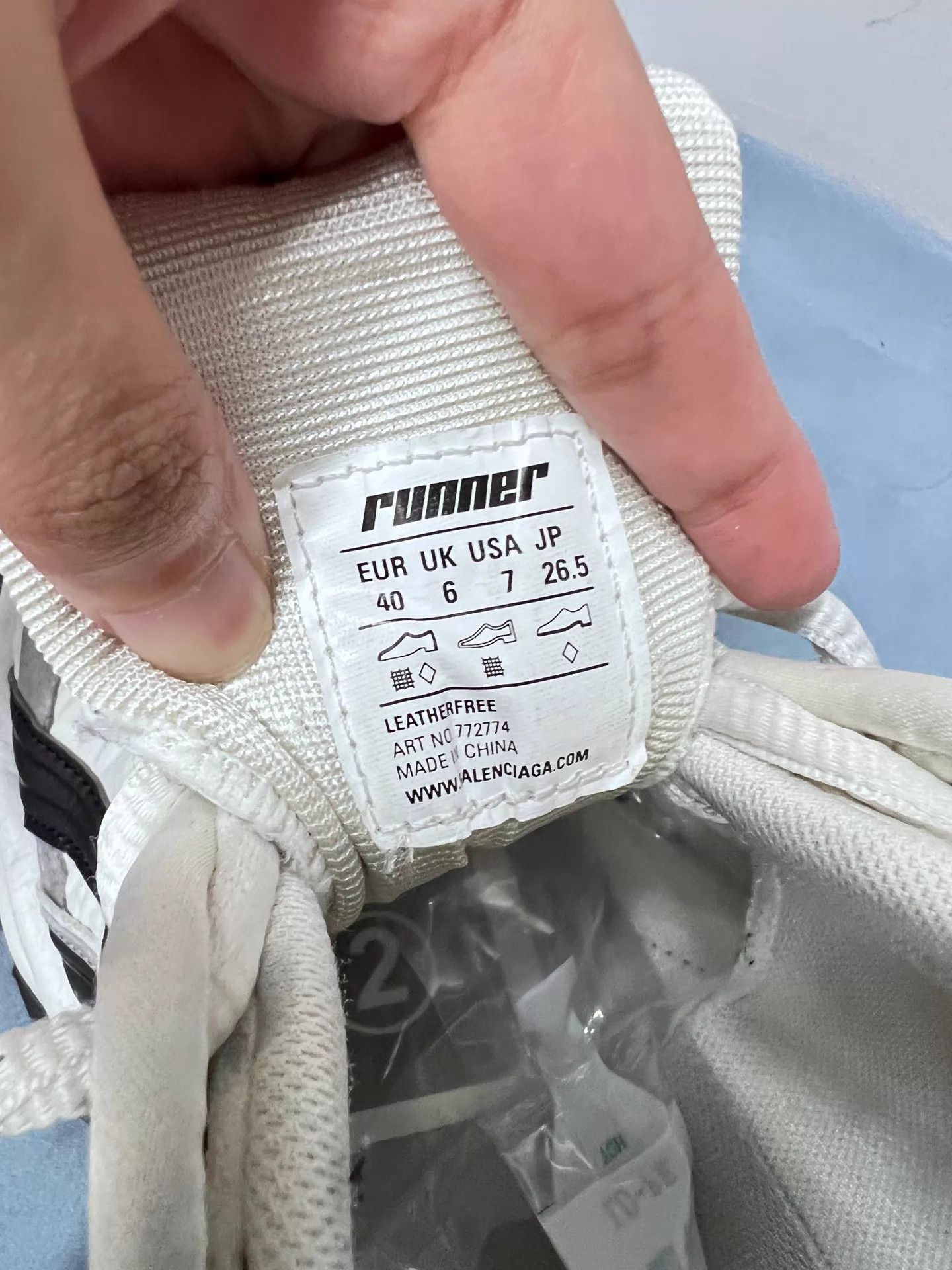 Balenciaga Balenciaga Runner Dad Shoe Black White Distressed 40 BF5019 Size US 7 / EU 40 - 7 Thumbnail