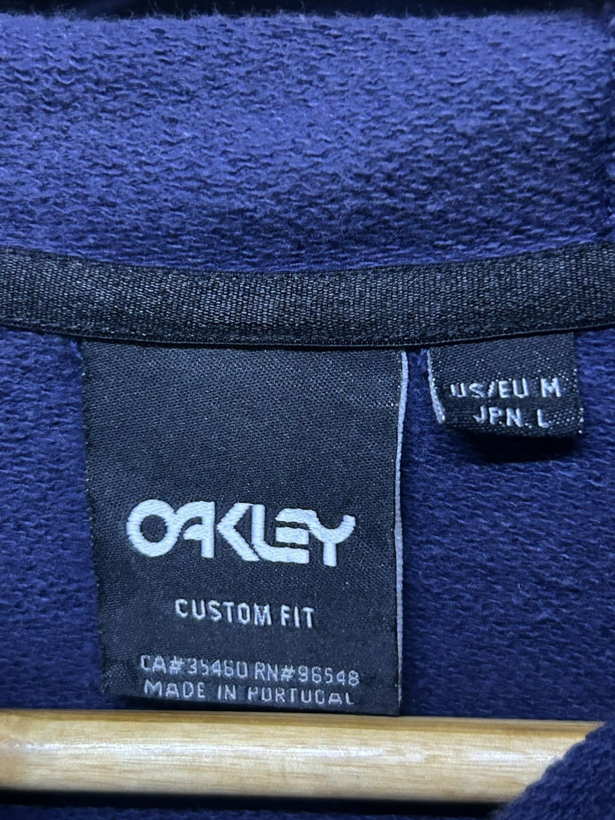 Oakley vintage oakley navy blue sunfaded hoodie Size US L / EU 52-54 / 3 - 6 Thumbnail