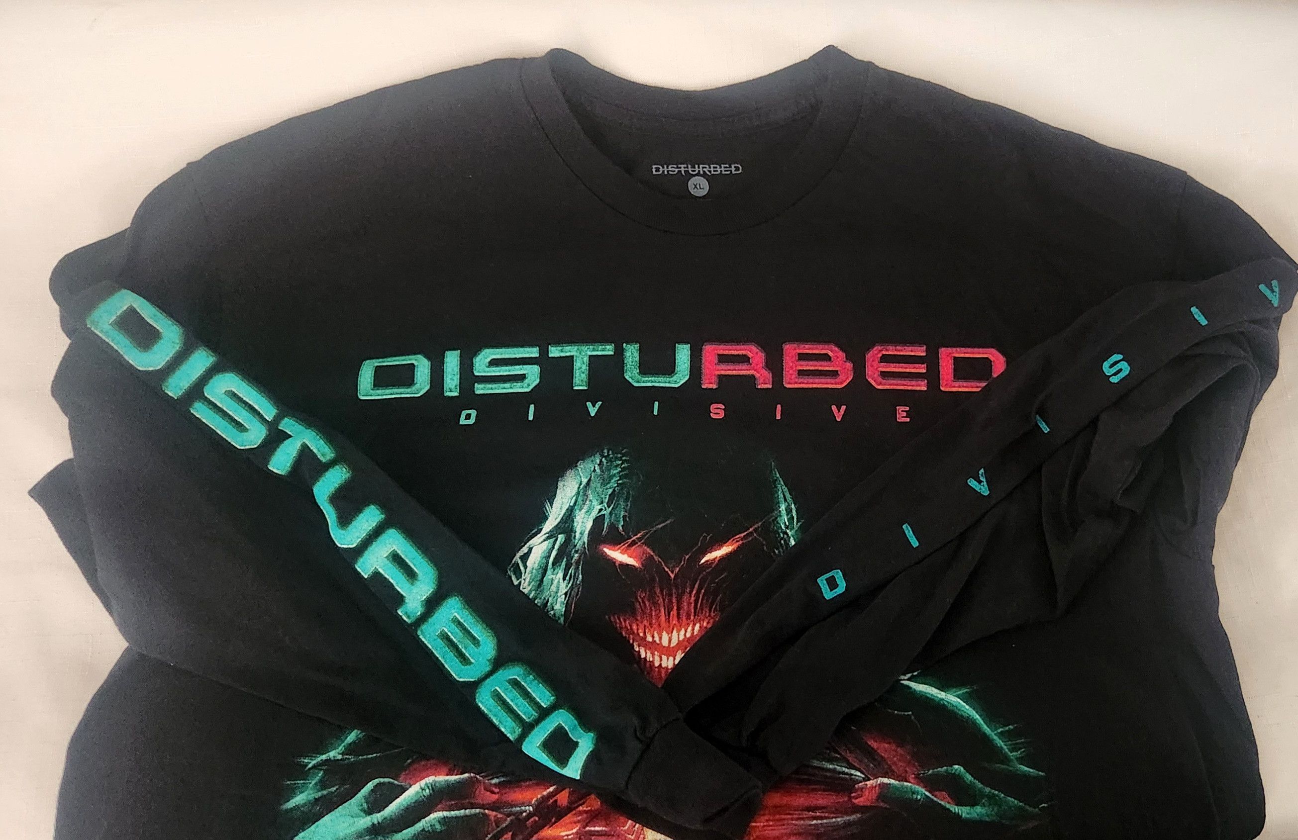 Band Tees Disturbed Divisive logo on front sleeves and back Music Size US XL / EU 56 / 4 - 6 Thumbnail