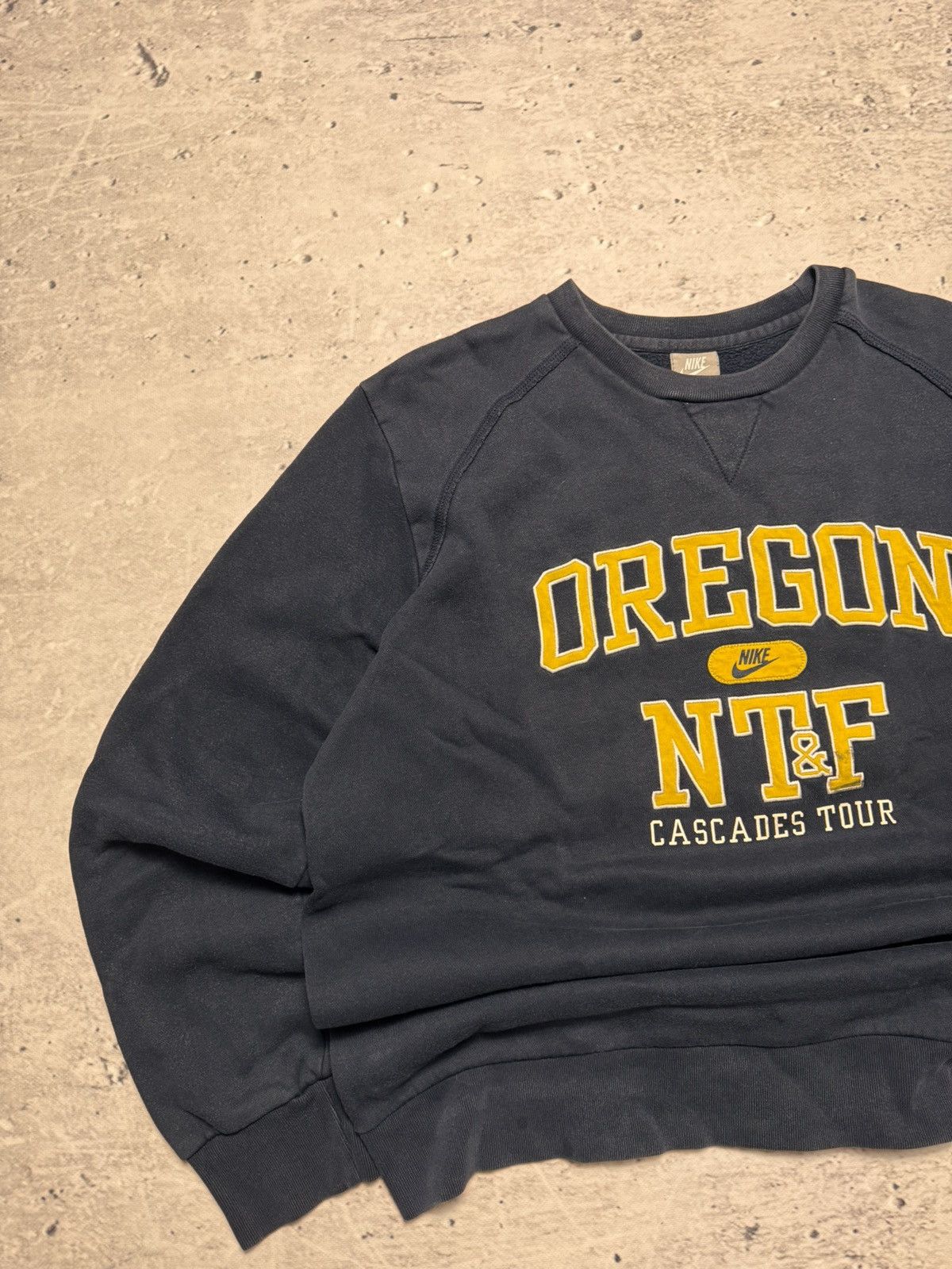 Nike × Vintage NIKE OREGON VINTAGE CENTER LOGO OVERSIZE BOXY SWEATSHIRT Size US XXL / EU 58 / 5 - 2 Thumbnail