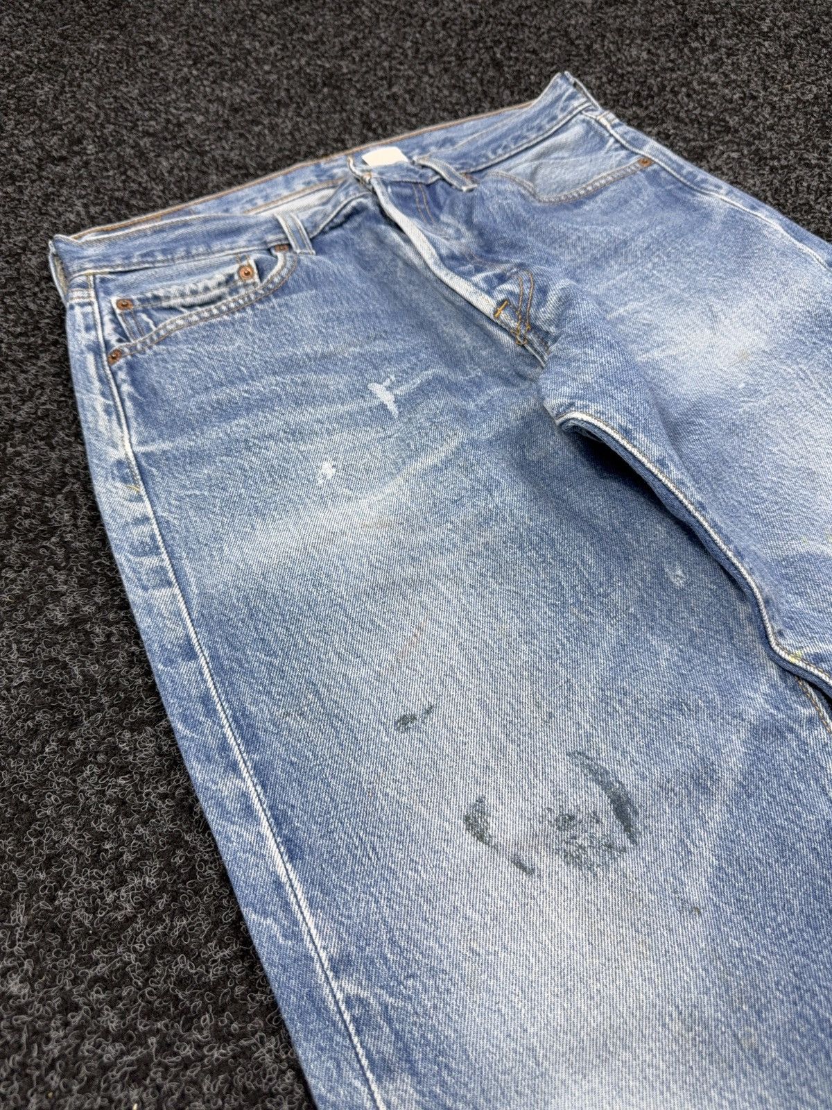 Levi's Vintage Clothing Vintage 90s Levi’s 501XX Distressed Western USA Faded Jeans Size US 32 / EU 48 - 8 Thumbnail