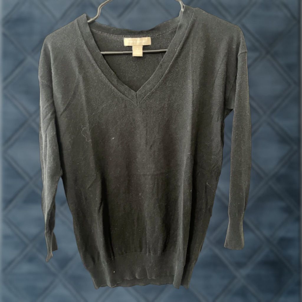 Banana Republic Banana Republic Sweater Womens Small Black Cashmere Knit V-Neck Long Sleeve Size S / US 4 / IT 40 - 1 Thumbnail