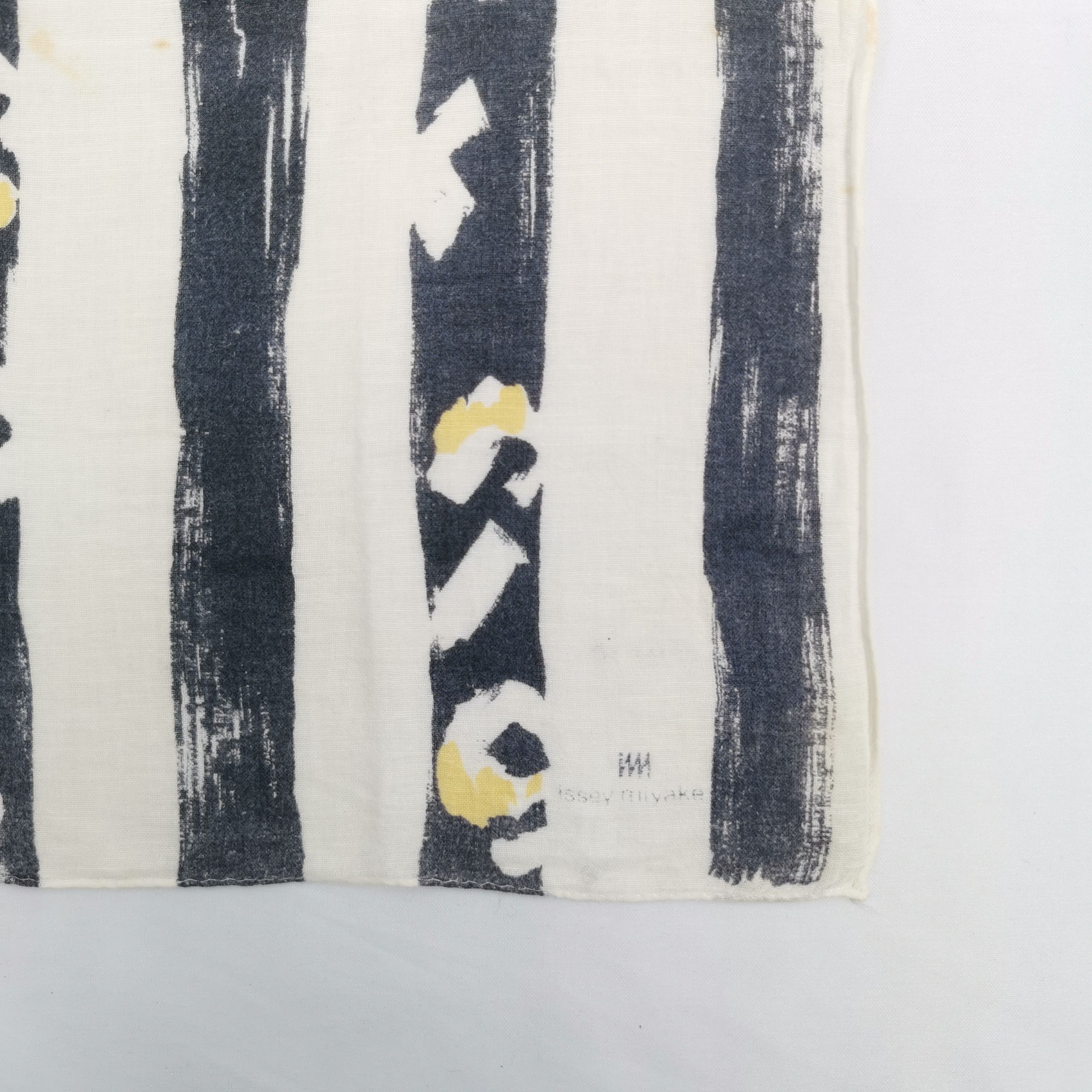 Issey Miyake Vintage Issey Miyake Handkerchief 56789 Size ONE SIZE - 3 Thumbnail