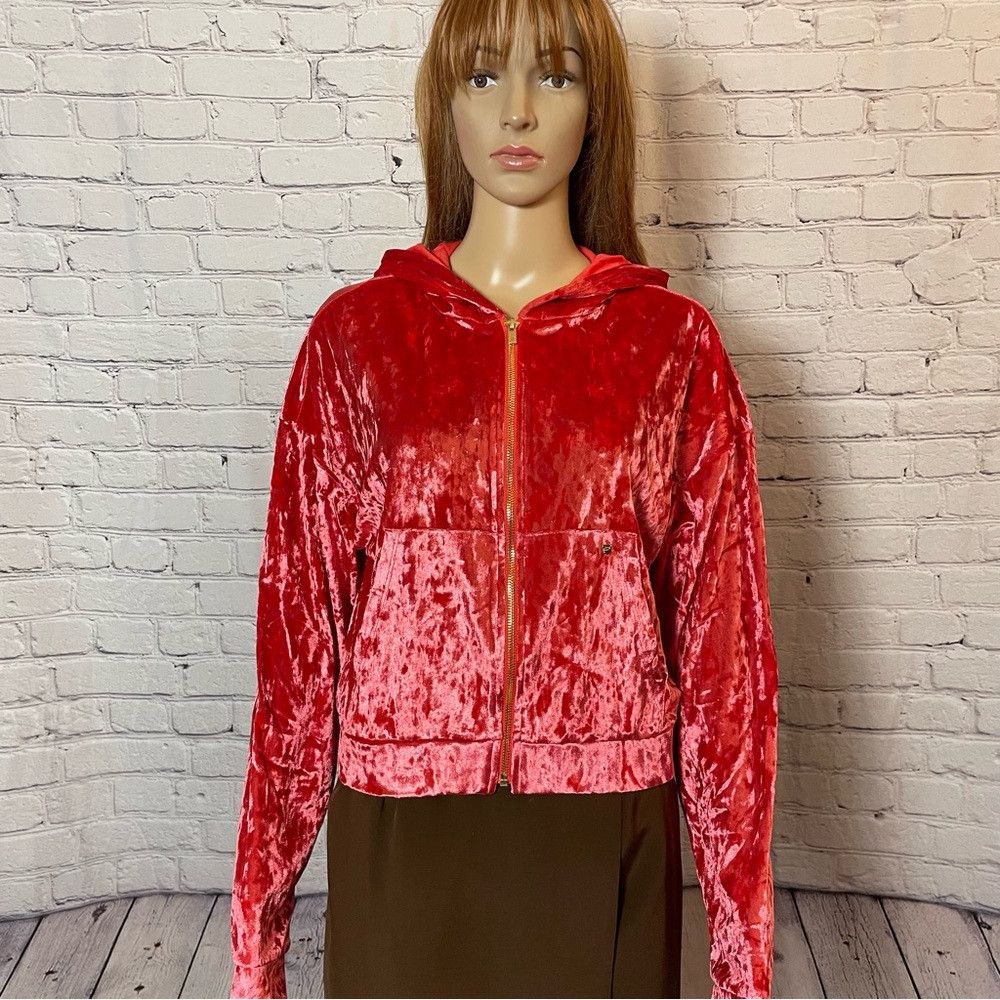 Fabletics NWT New $85 Fabletics Red Crushed Velour Zip Up Hoodie Size Size L / US 10 / IT 46 - 2 Thumbnail