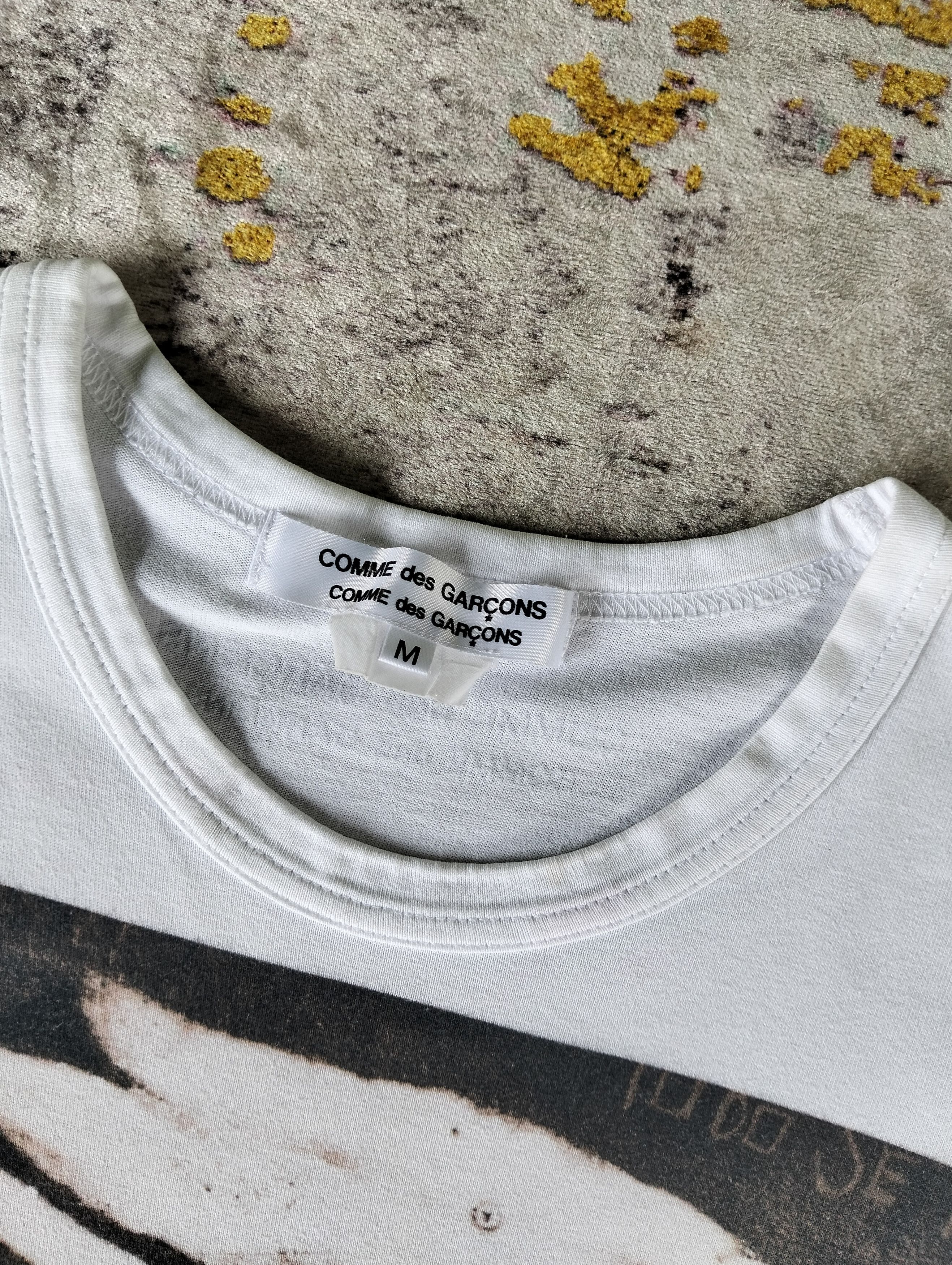 Comme des Garcons Geraldo De Barros Comme des Garcons Tee Shirt Size US S / EU 44-46 / 1 - 10 Thumbnail