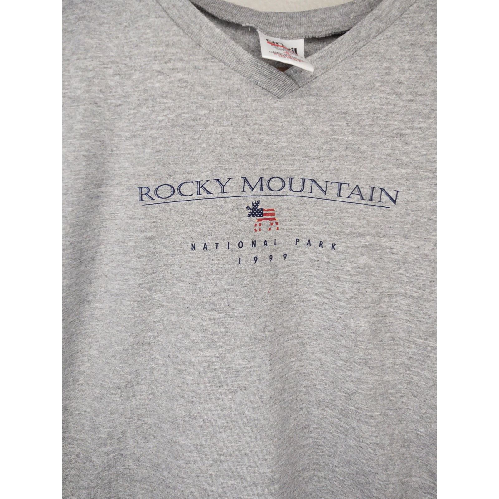 Vintage Vintage Ski Shirt Small Rocky National Park Gray Vneck Tee Size S / US 4 / IT 40 - 2 Thumbnail
