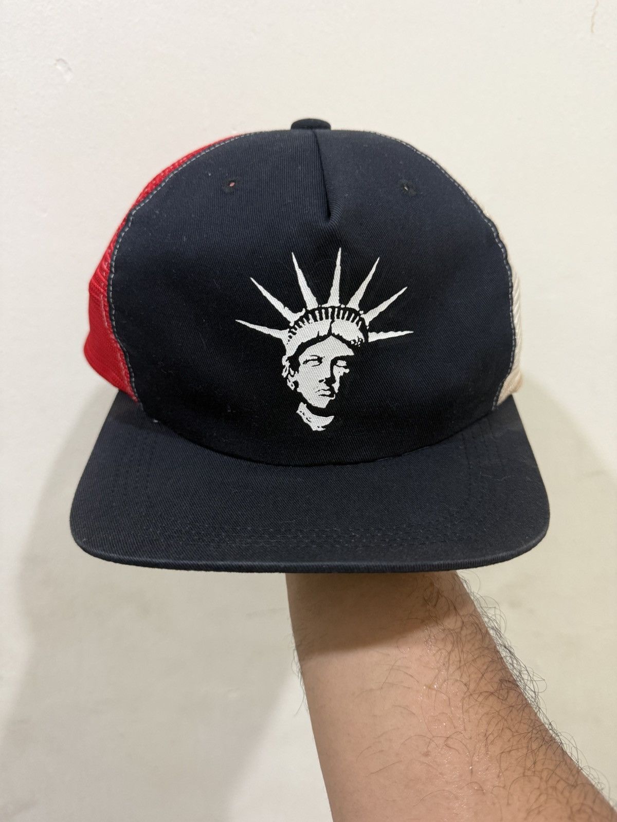 Japanese Brand VTG ANTICLASS The Death of Statue Trucker Hat Size ONE SIZE - 2 Thumbnail