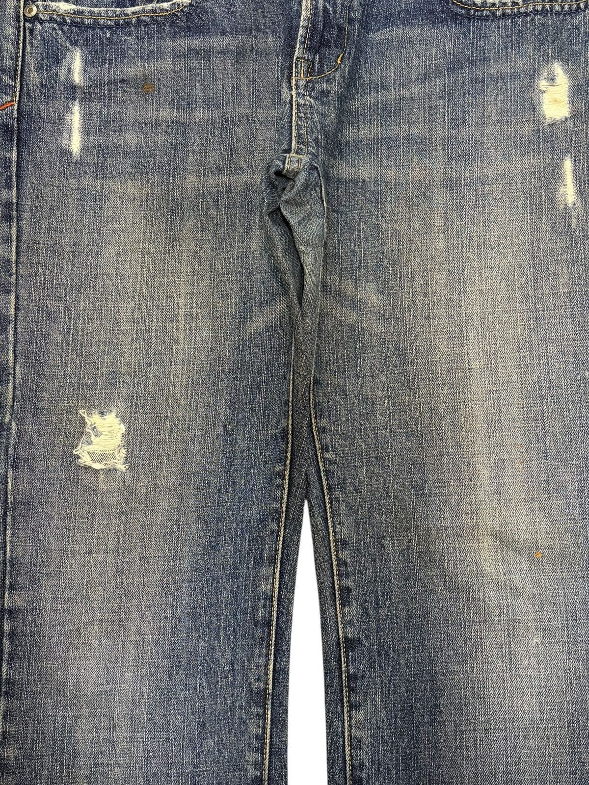Uniqlo Vintage Uniqlo Faded Wash Distressed Loose Jeans Size 33" - 3 Thumbnail