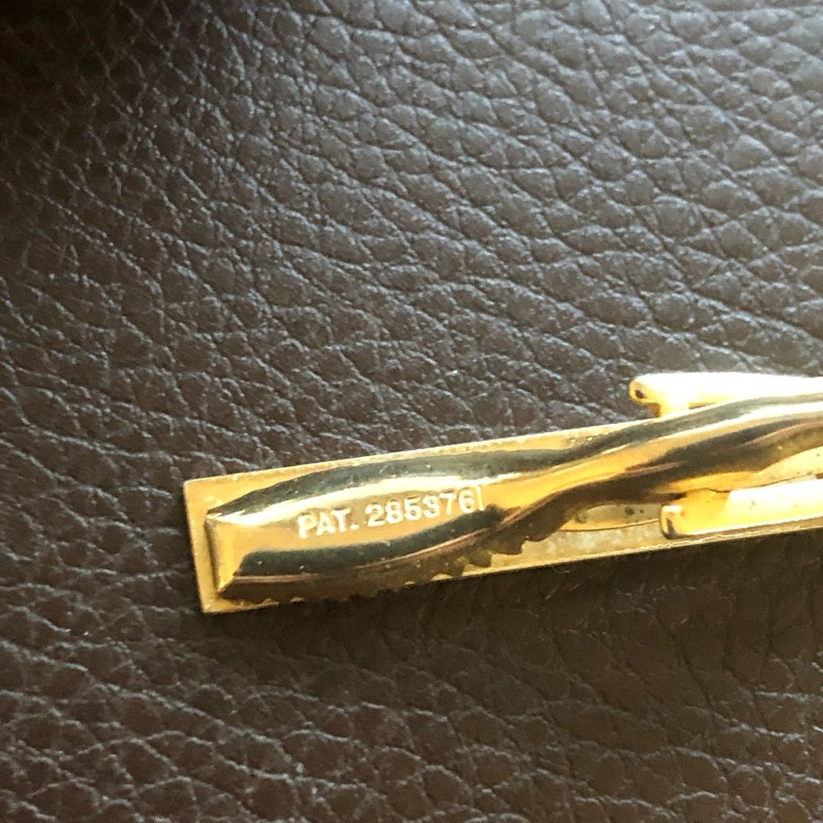 Vintage Vintage 1950s gold engraved animal petroglyph tie bar clip Size ONE SIZE - 9 Thumbnail