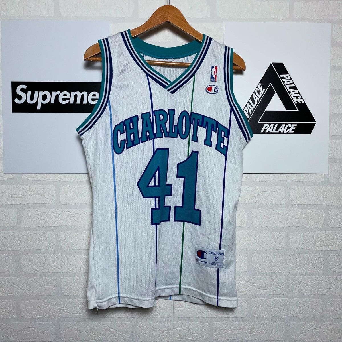 Champion × NBA × Vintage Charlotte 41 Rice Jersey champion 90s vintage NBA Size US S / EU 44-46 / 1 - 1 Thumbnail