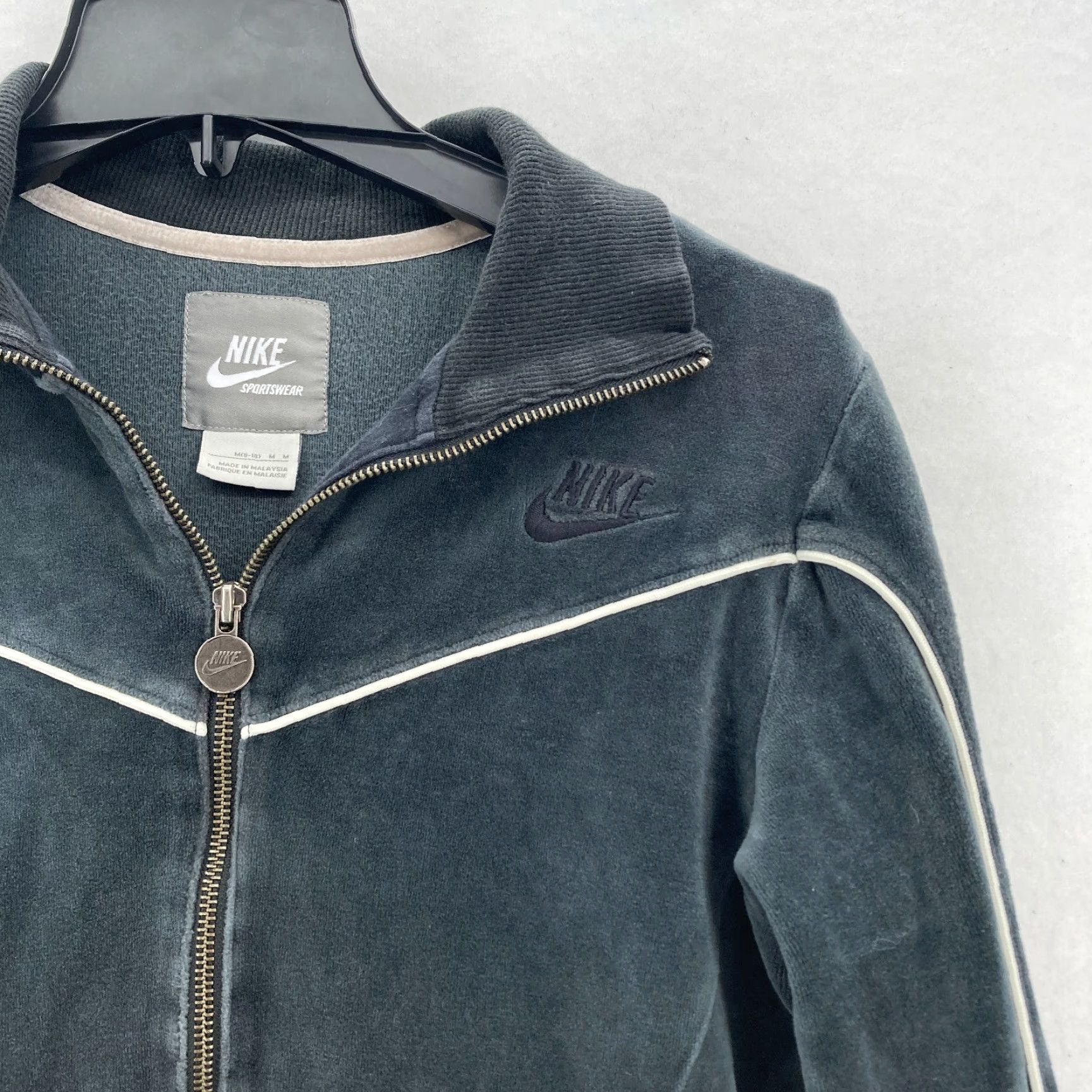 Nike VINTAGE Nike Velour Track Suit Jacket Women's M Faded Black Retro Full Zip Size M / US 6-8 / IT 42-44 - 2 Thumbnail