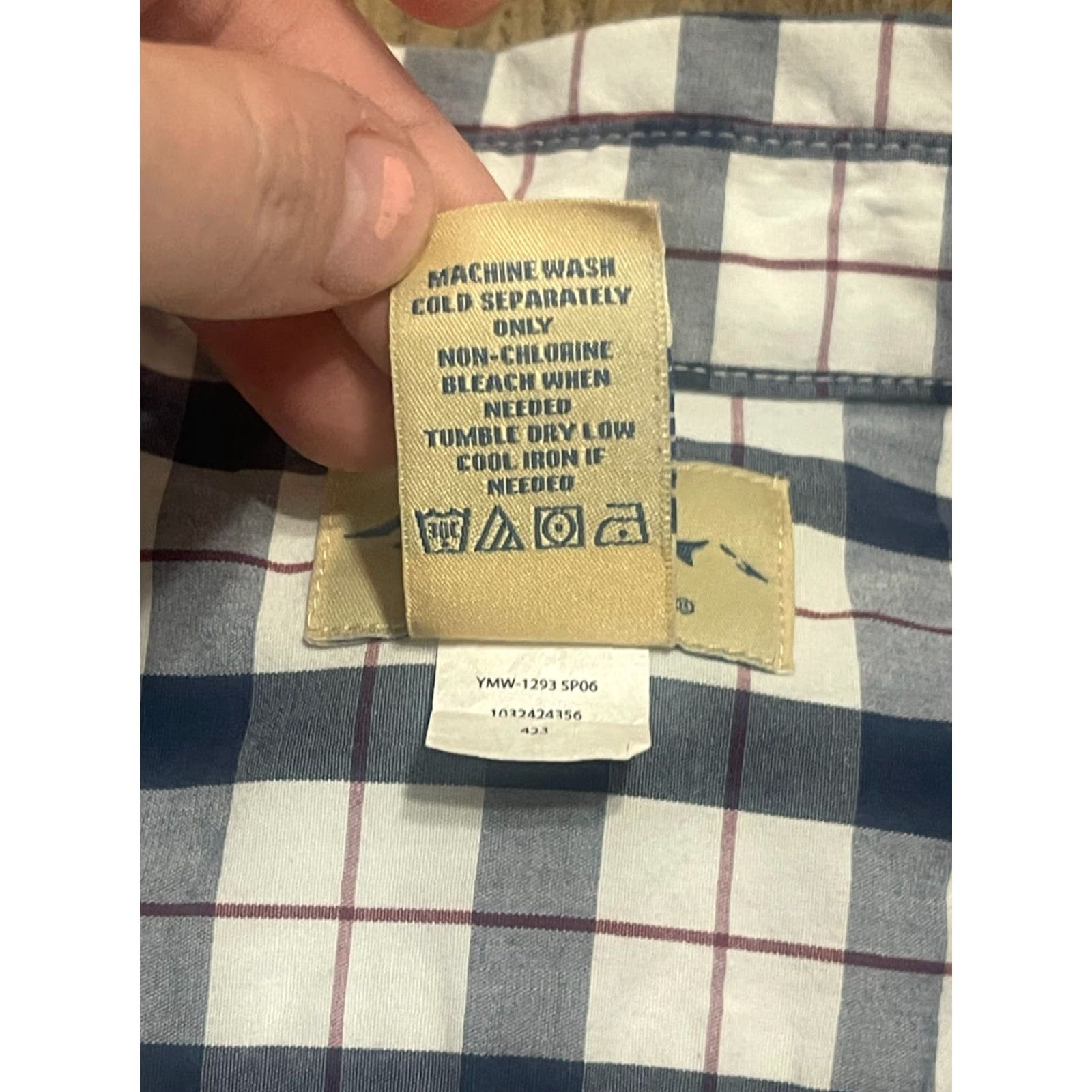 The Mountain Blue Mountain Shirt Mens Medium Plaid Button-Down Long Sleeve Red White Blue Size US M / EU 48-50 / 2 - 7 Thumbnail