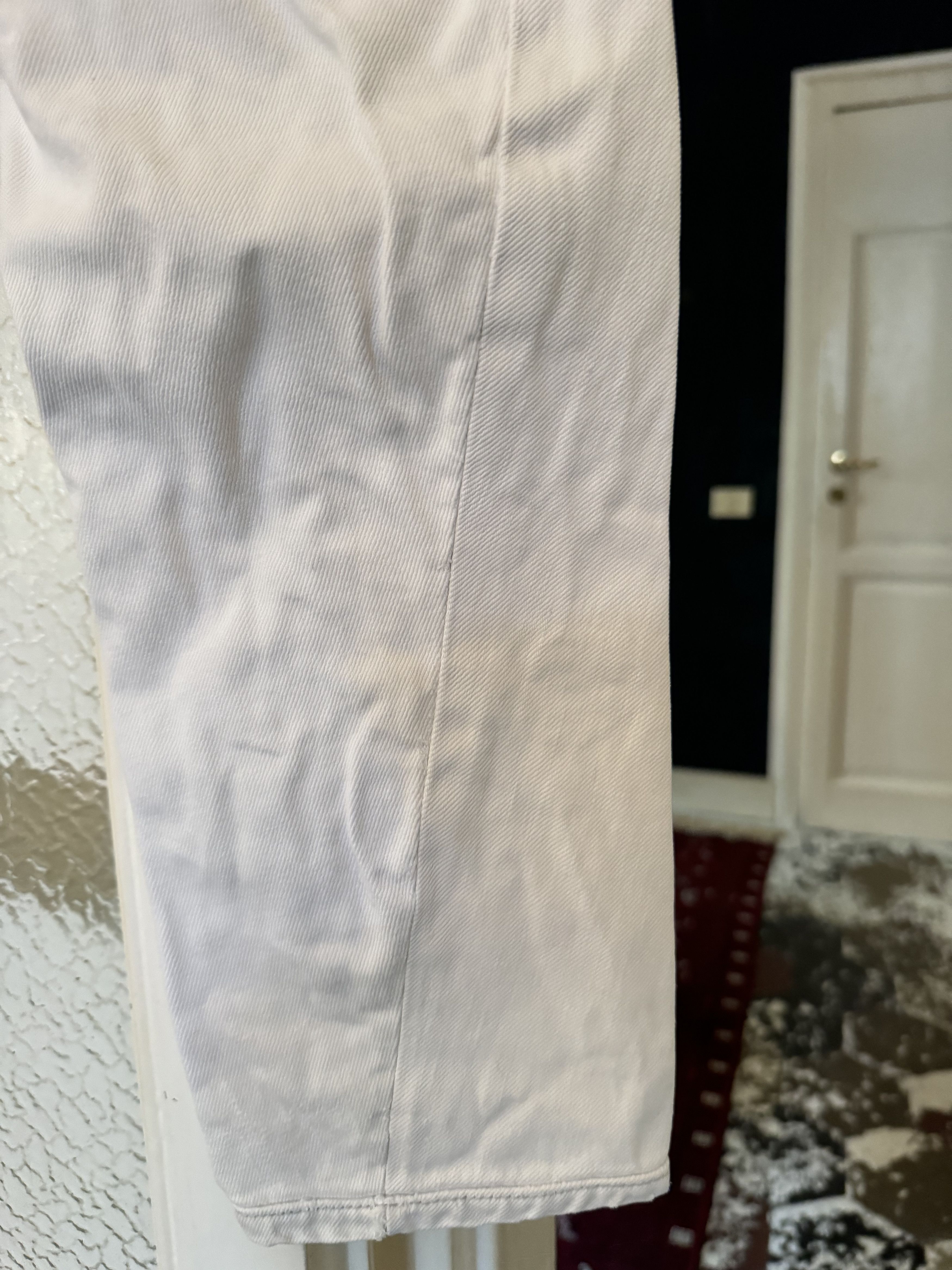 Balmain WHITE DENIM DISTRESSED JEANS Size US 32 / EU 48 - 4 Thumbnail