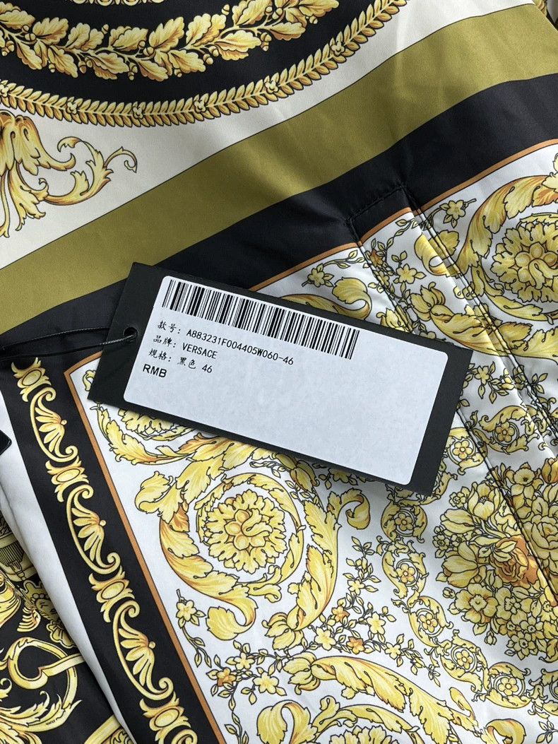 Versace Versace Baroque print on both sides of the jacket Size US S / EU 44-46 / 1 - 8 Thumbnail
