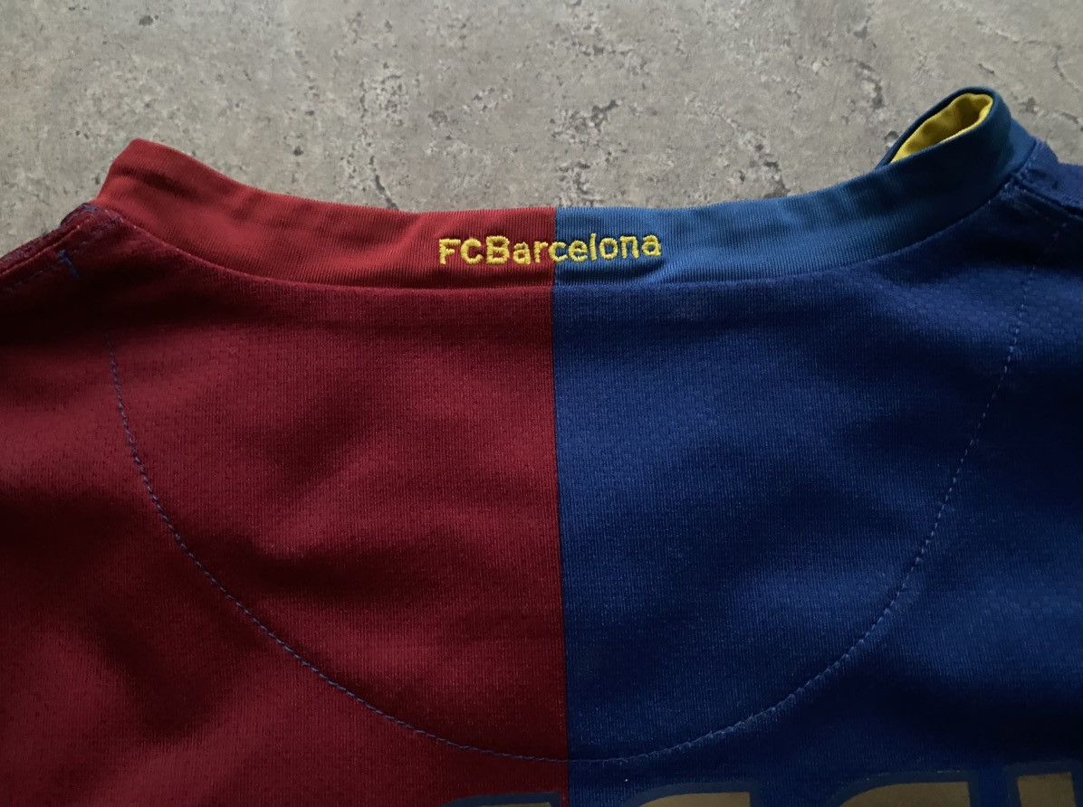 Vintage Messi 2006-2007 Kit F.C Barcelona #19 (Like New) Size US M / EU 48-50 / 2 - 24 Thumbnail