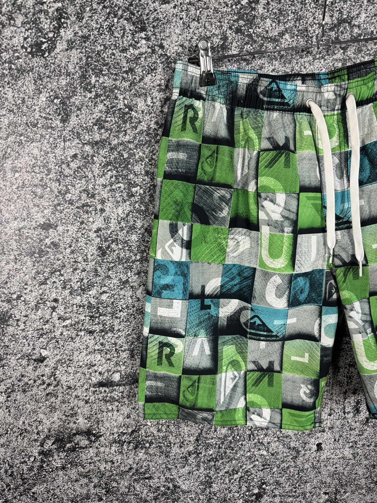 Quiksilver Quiksilver Board Shorts Swim Trunks Green Graphic Print Surf Size US 34 / EU 50 - 3 Thumbnail