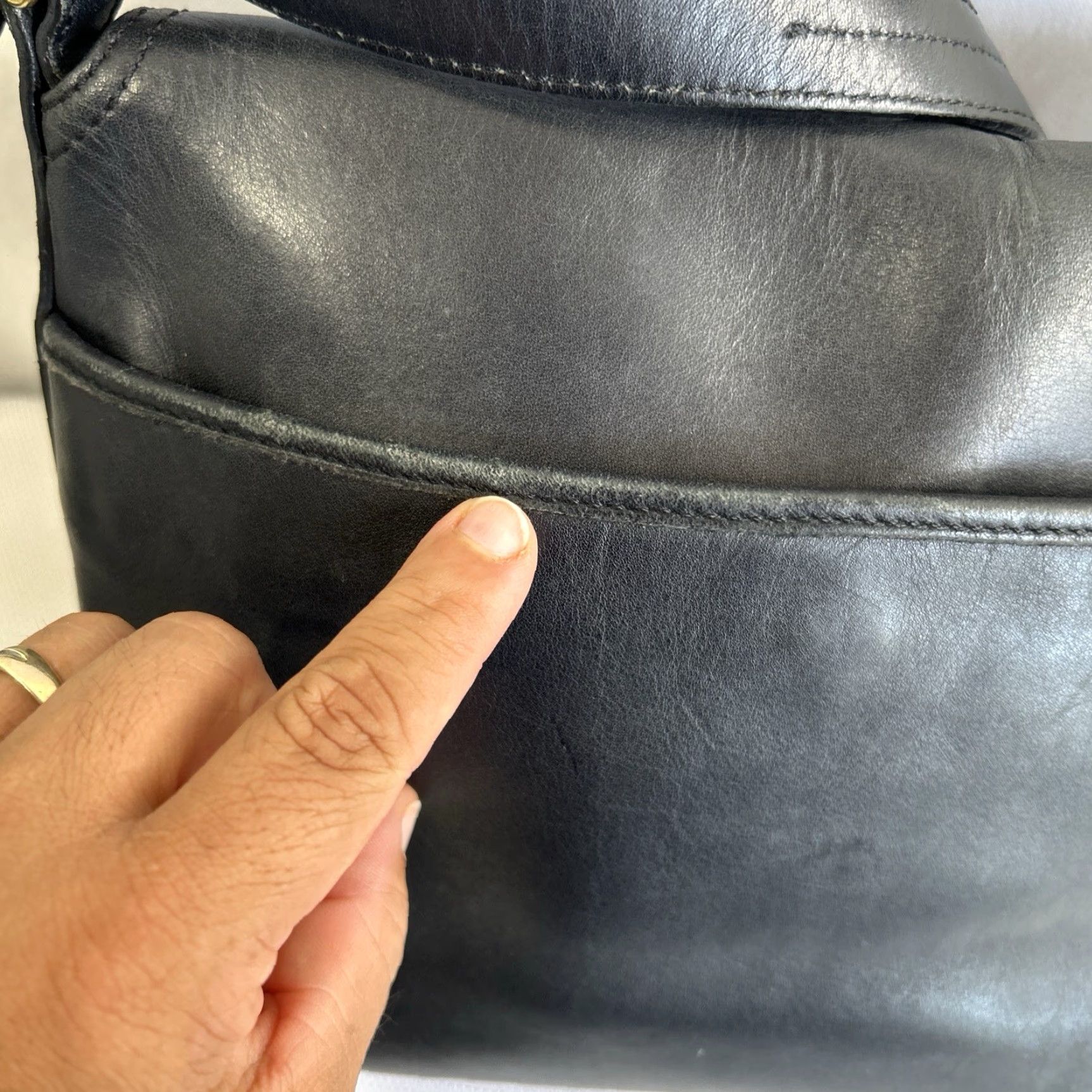 Coach VINTAGE Coach Handbag Black Hobo Bag #M2W-9828 Women Medium Leather Bag Black Brown Lining Gold Hardware Ladies Womens Size ONE SIZE - 5 Thumbnail