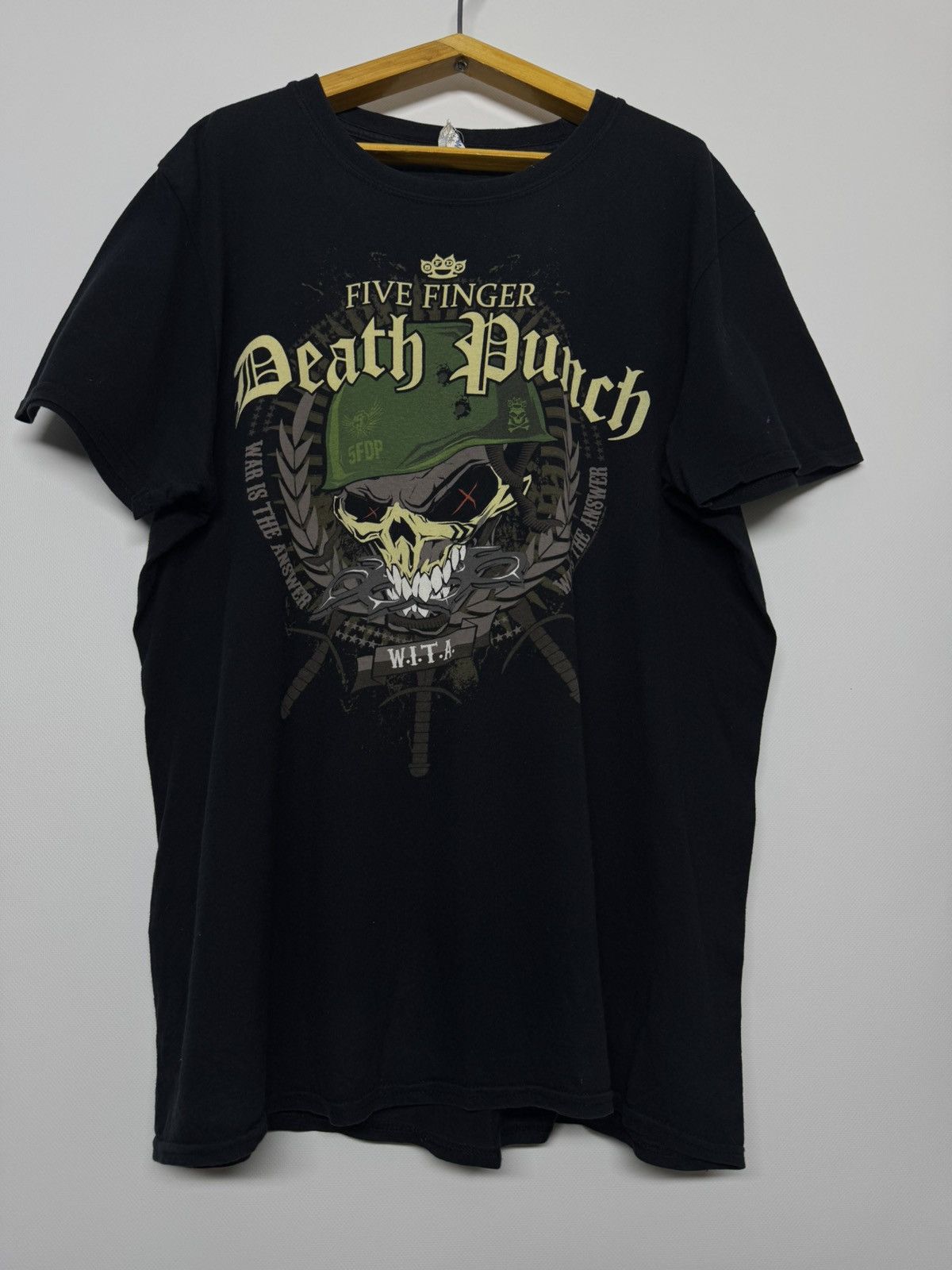 Gildan FIVE FINGER DEATH PUNCH OFFICIAL BAND CONCERT MUSIC T-SHIRT Size US L / EU 52-54 / 3 - 9 Thumbnail