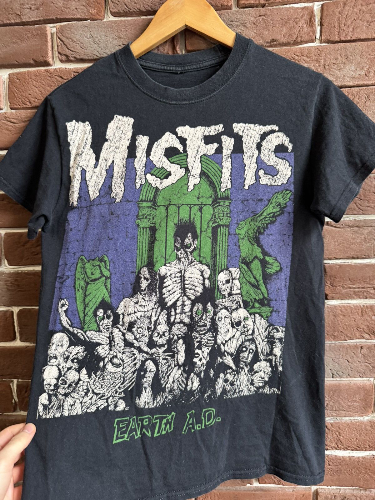 Band Tees Rare Vintage 00s Misfits Earth AD Horror Post Punk Band Tee Size US XS / EU 42 / 0 - 3 Thumbnail
