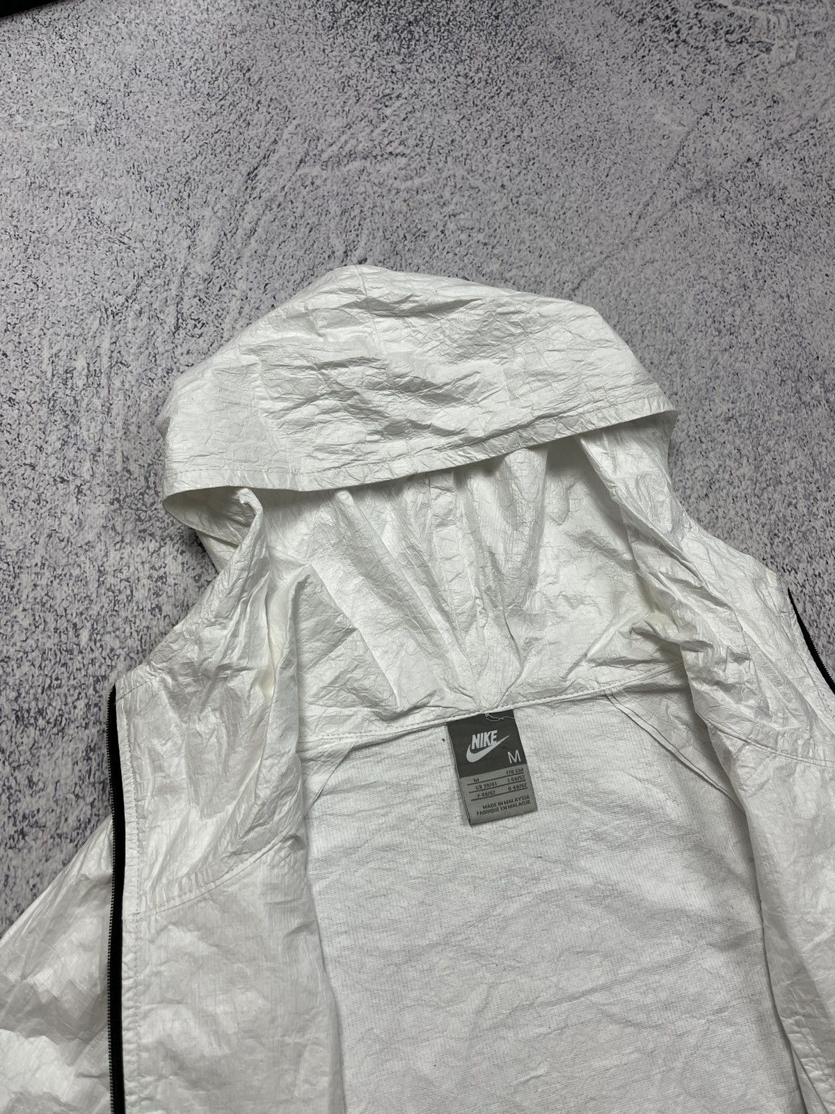 Nike × Vintage Vintage Nike Lightweight White Swoosh Nylon Packable Jacket Size US M / EU 48-50 / 2 - 11 Thumbnail