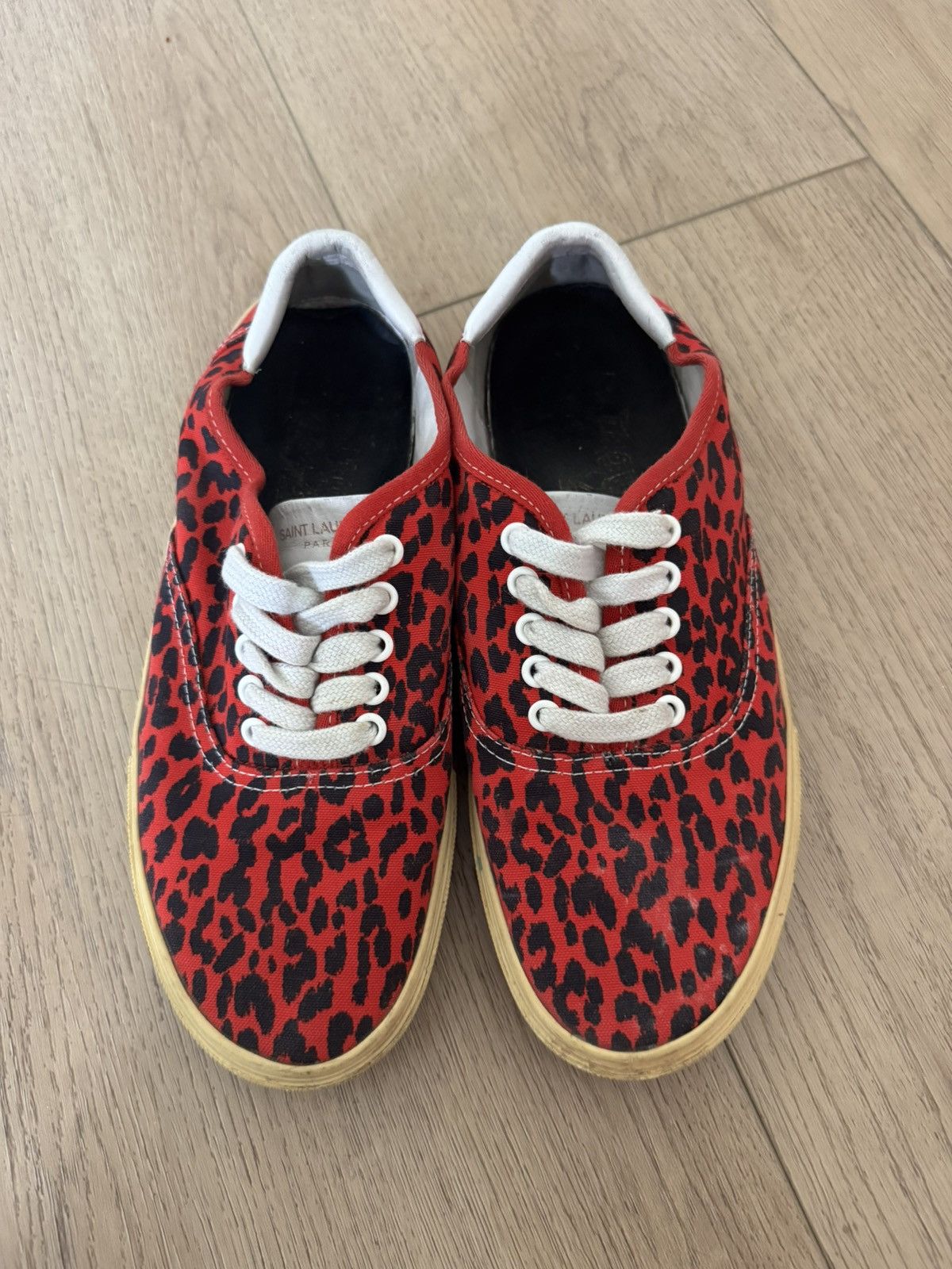 Red Babycat skates Hedi era