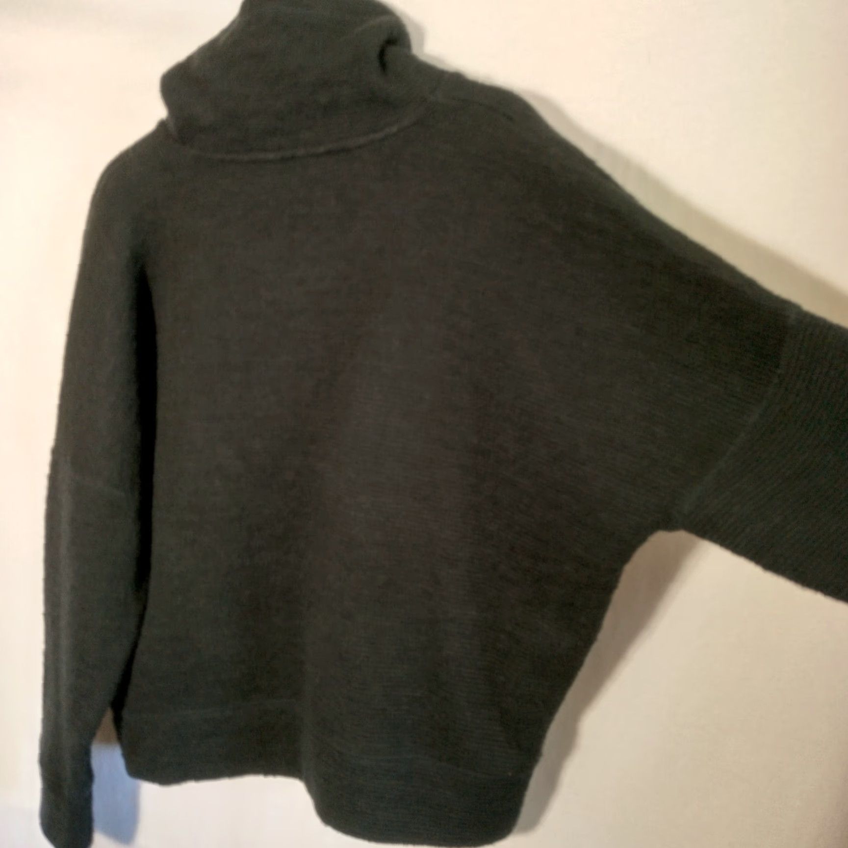 Banana Republic VINTAGE Banana Republic Sweatshirt Dolman Black Waffle-Knit High Neck Long Sleeve M Women's Casual Comfort Knit Shirt Size M / US 6-8 / IT 42-44 - 5 Thumbnail