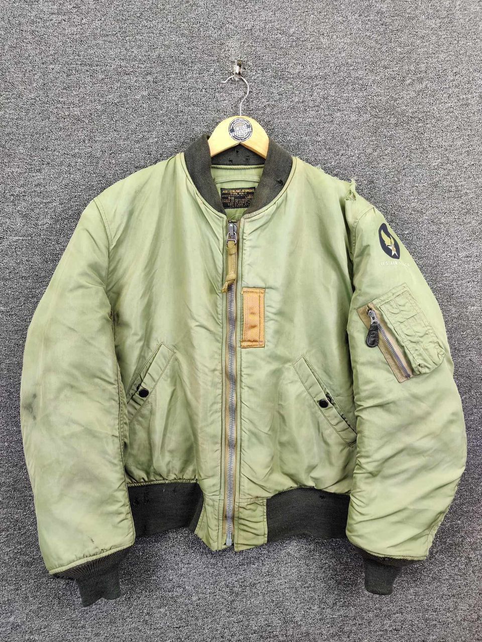 Buzz Rickson's Thrashed Vintage Buzz Rickson Distressed MA-1 Flight Jacket Size US L / EU 52-54 / 3 - 1 Thumbnail