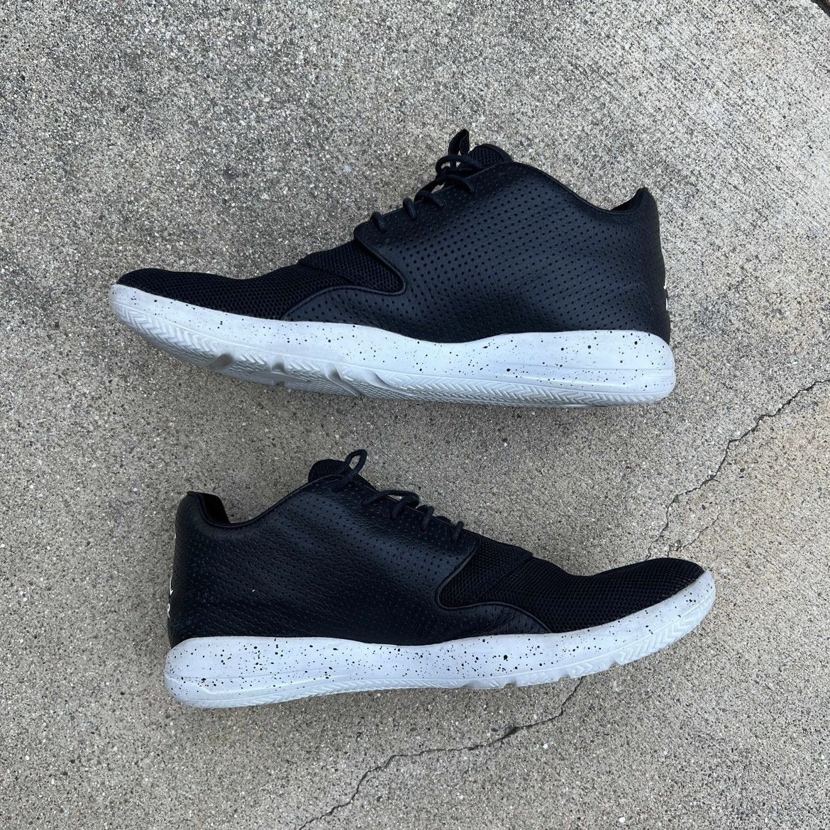 Jordan Brand Jordan Eclipse ‘Black White’ Size US 11 / EU 44 - 2 Thumbnail