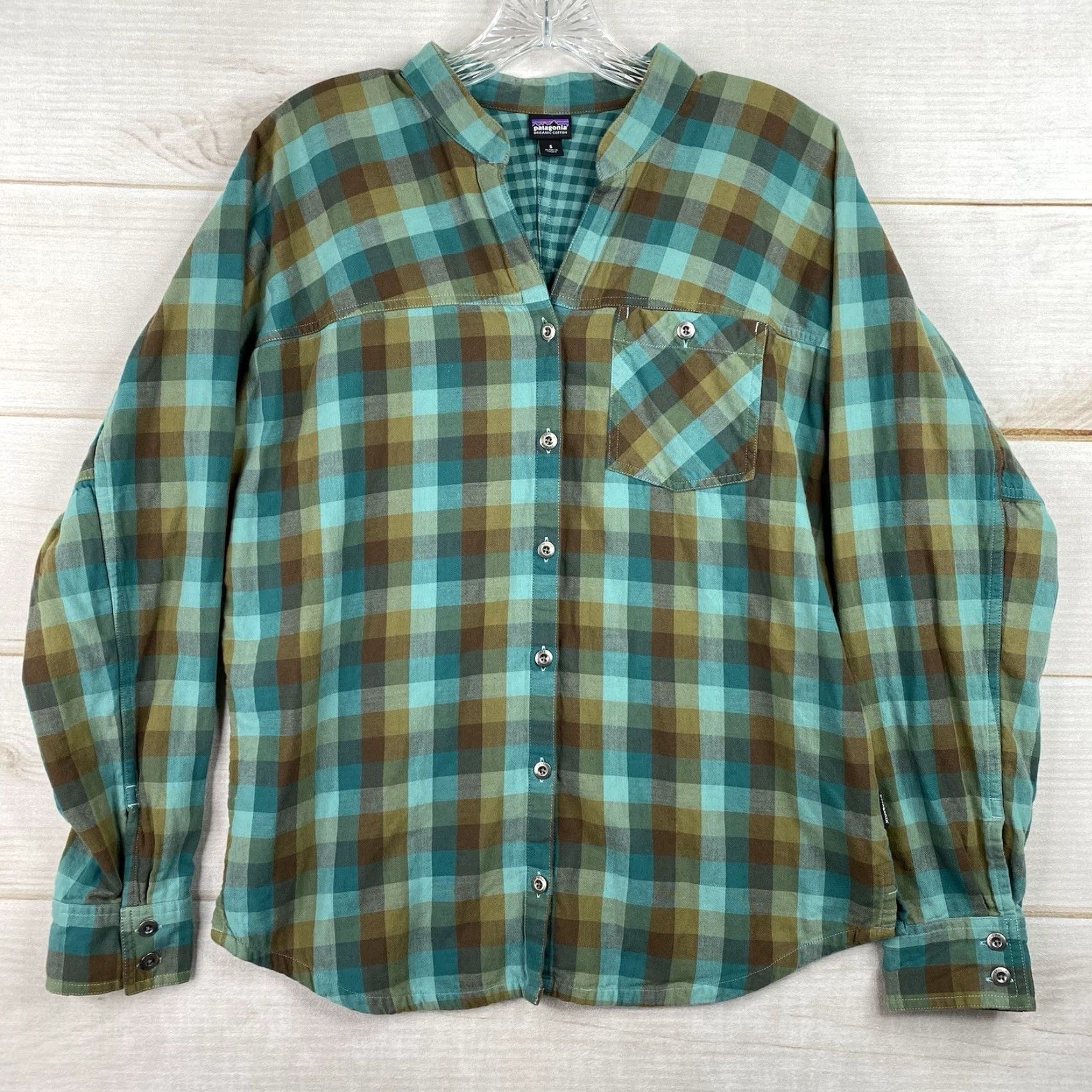 Patagonia Patagonia Shirt Womens 6 Green Plaid Button-Up V-Neck Pocket Flannel Organic Cotton Top Size M / US 6-8 / IT 42-44 - 2 Thumbnail