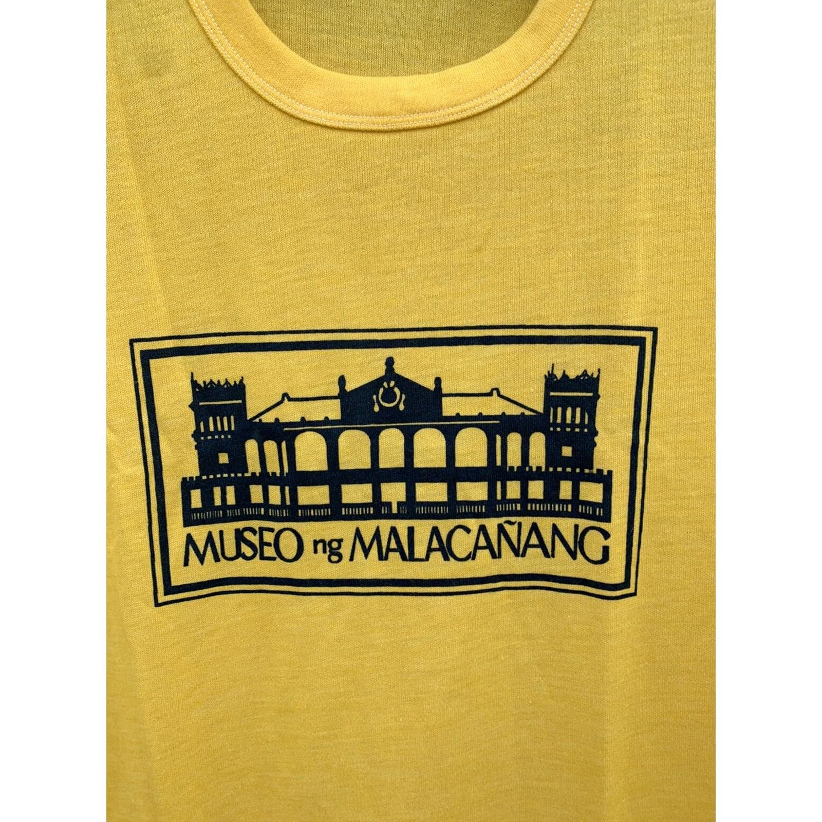 Vintage VINTAGE Swallow Museo ng Malacanang T-Shirt Single Stitch Size L Yellow Graphic Print Men Crew Neck Short Sleeve Philippines Size US L / EU 52-54 / 3 - 6 Thumbnail