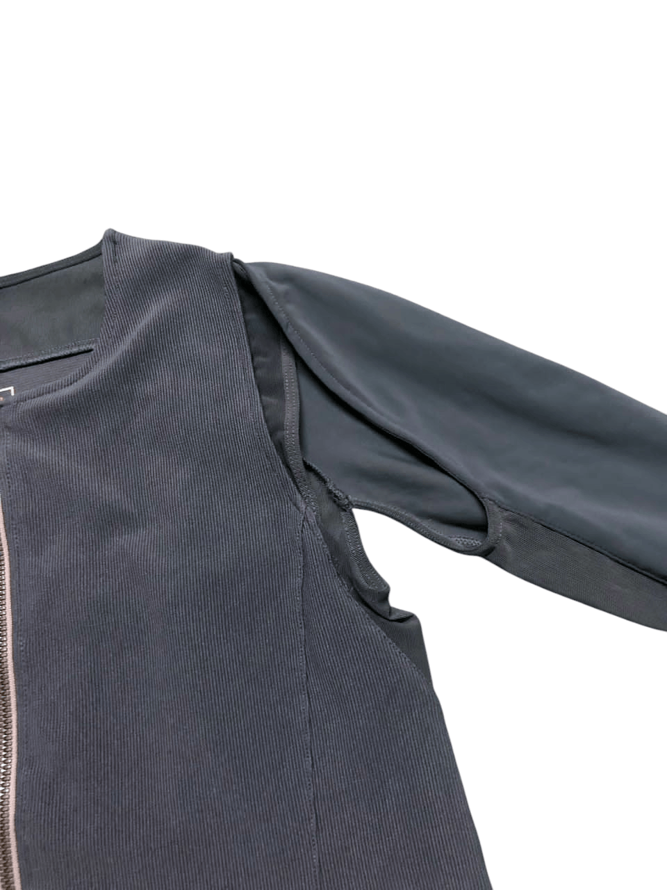 Hussein Chalayan × Puma PUMA x HUSSEIN CHALAYAN 2WAY STRENGTHTABLE FIT JACKET Size XS / US 0-2 / IT 36-38 - 13 Thumbnail