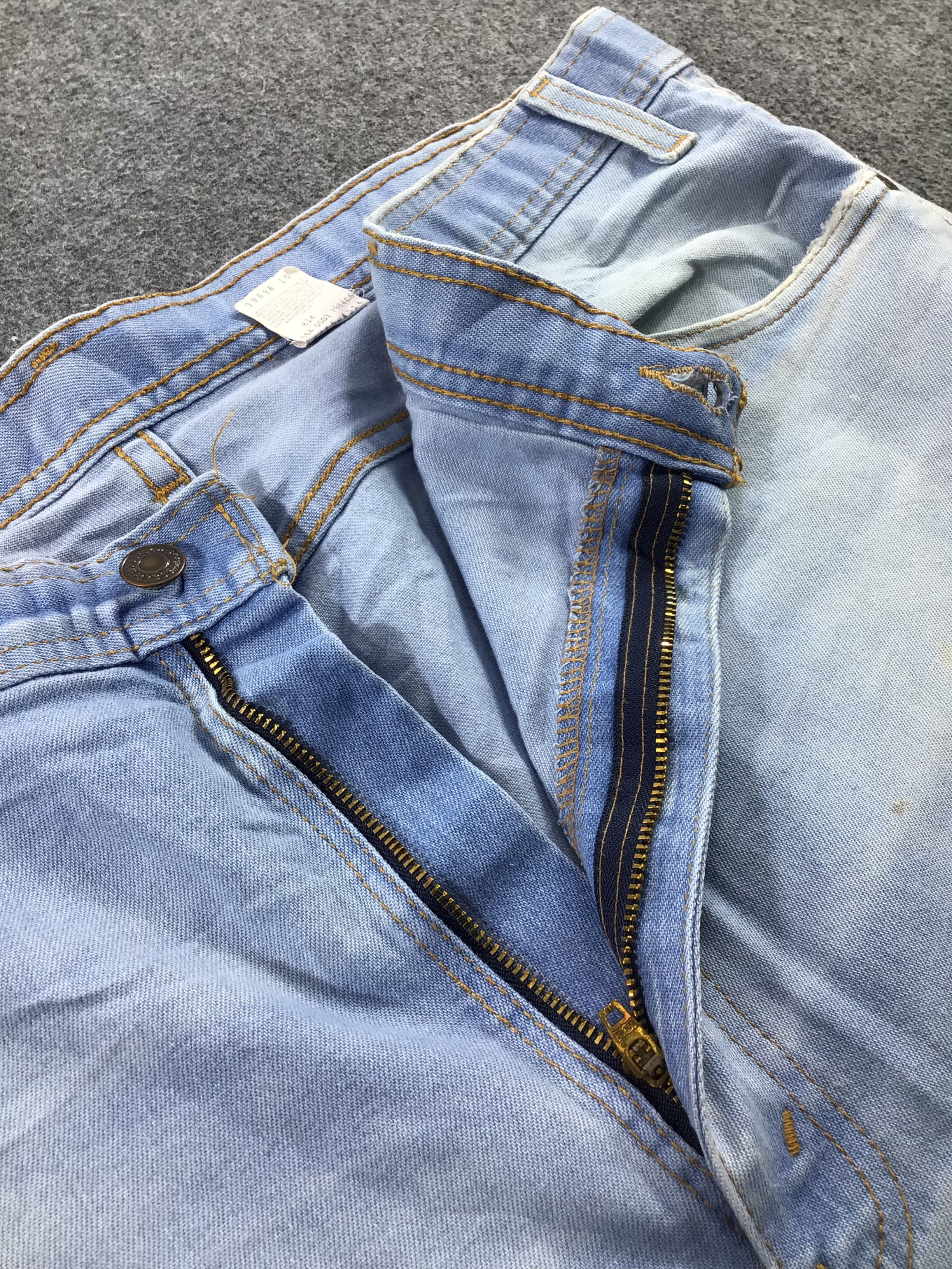 Levi's Vintage Levis 554 Jeans Light Blue Denim -J829 Size US 40 / EU 56 - 8 Thumbnail