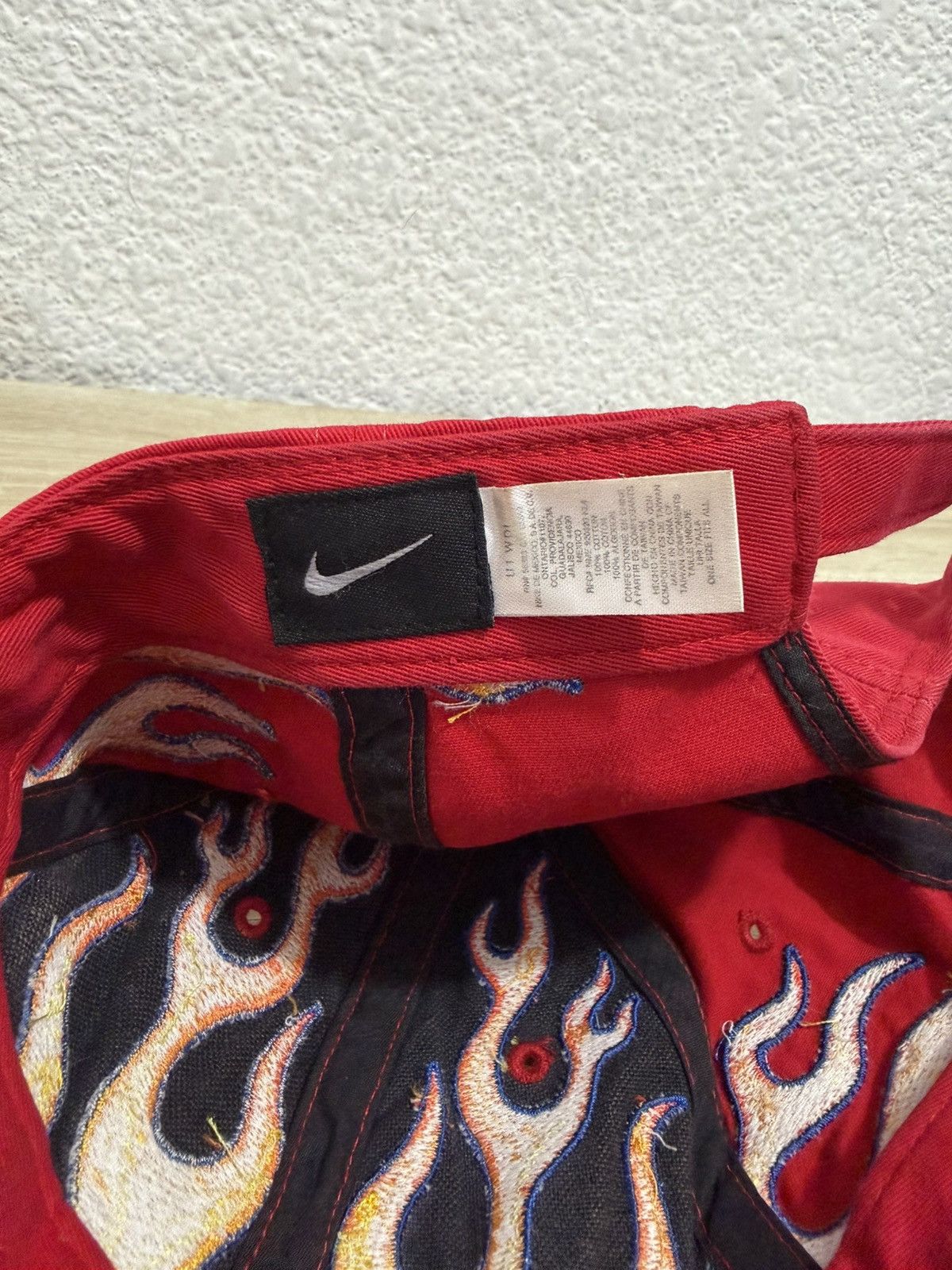 Nike NIKE FLAMES HAT VINTAGE 2000’s GRAIL Size ONE SIZE - 10 Thumbnail