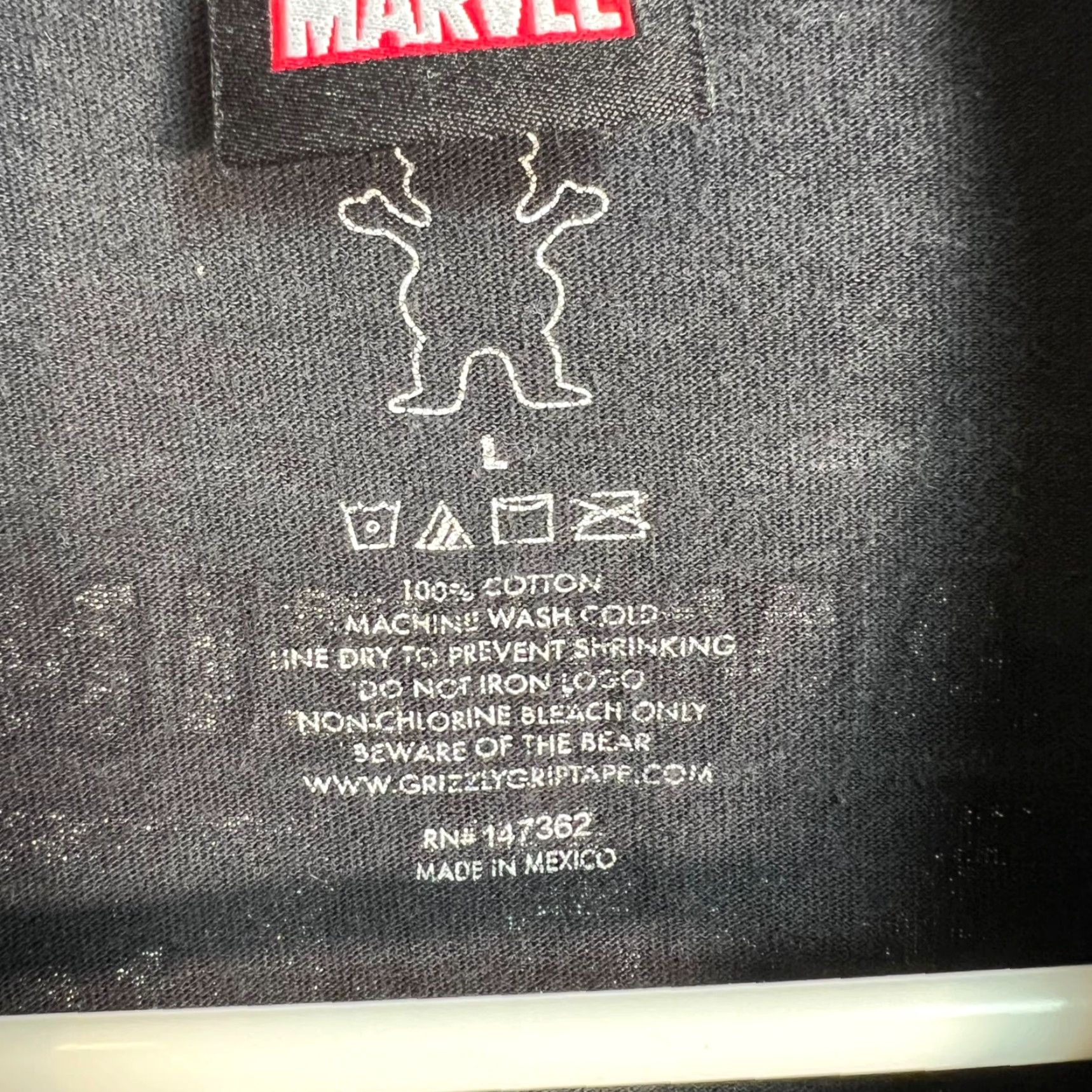 Vintage VINTAGE Marvel Spider-Man Long Sleeve T-Shirt Mens Large Black Crew Neck Graphic The Amazing Grizzly Fits M L 0 Size US L / EU 52-54 / 3 - 4 Thumbnail