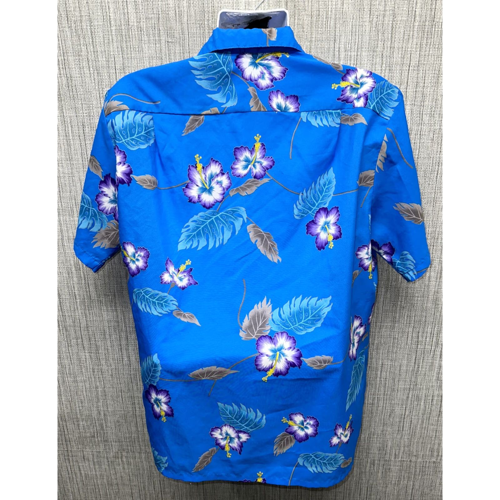 Vintage Maui-Nui Shirt Hawaiian Floral Blue/Purple Regular L Mens Button-Up Collared Short Sleeve Polyester USA Made Size US L / EU 52-54 / 3 - 6 Thumbnail